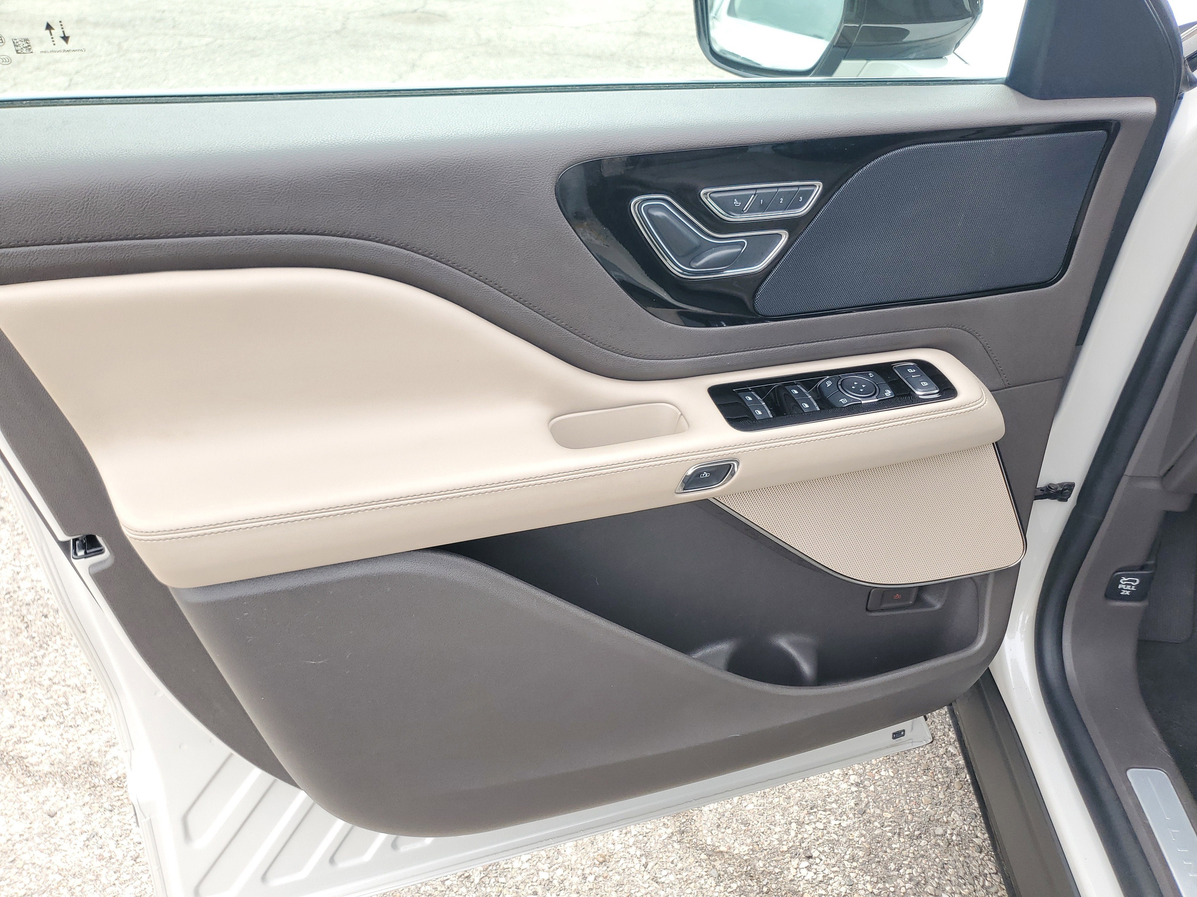 2023 Lincoln Aviator Standard