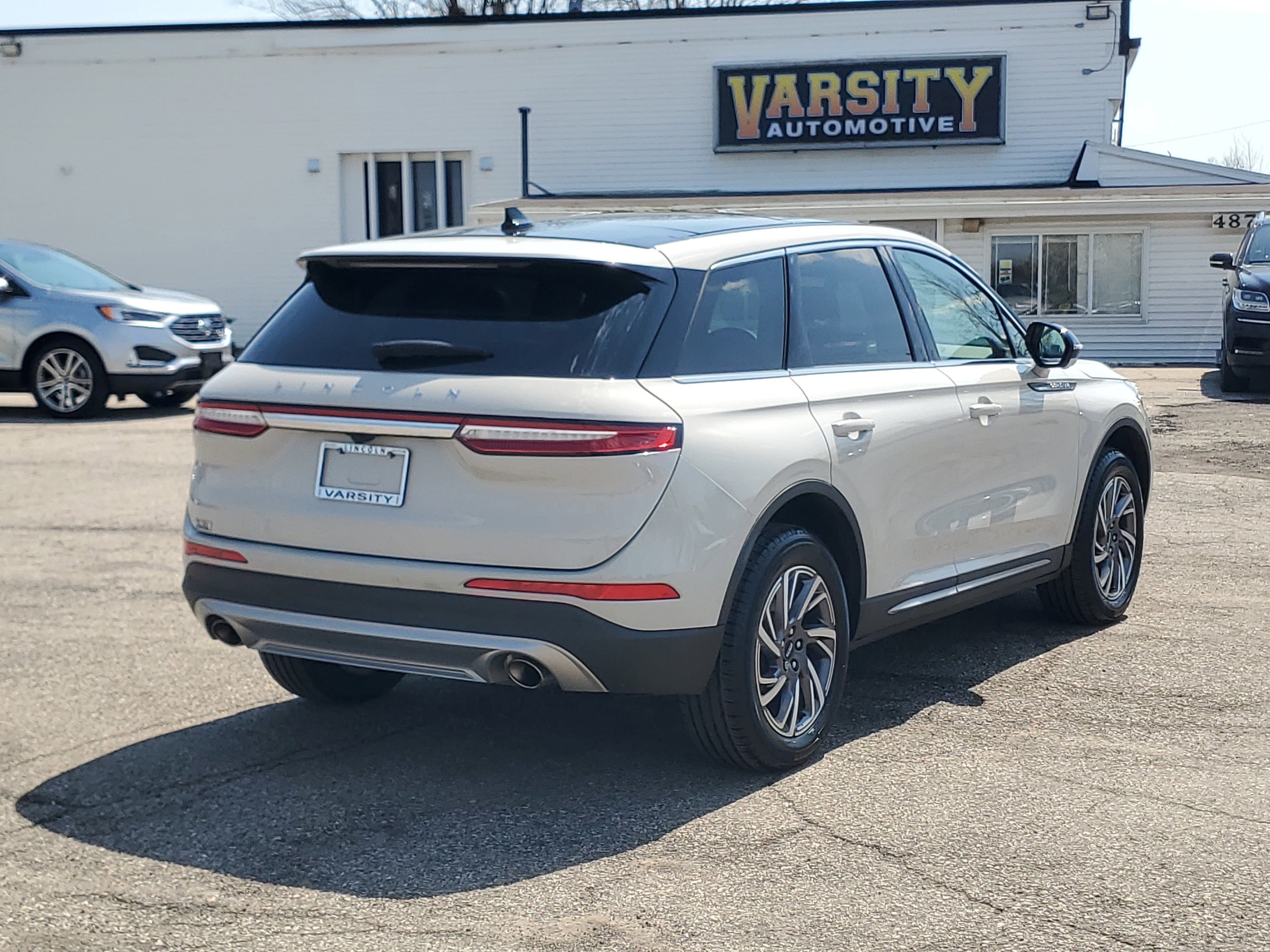 2023 Lincoln Corsair Standard