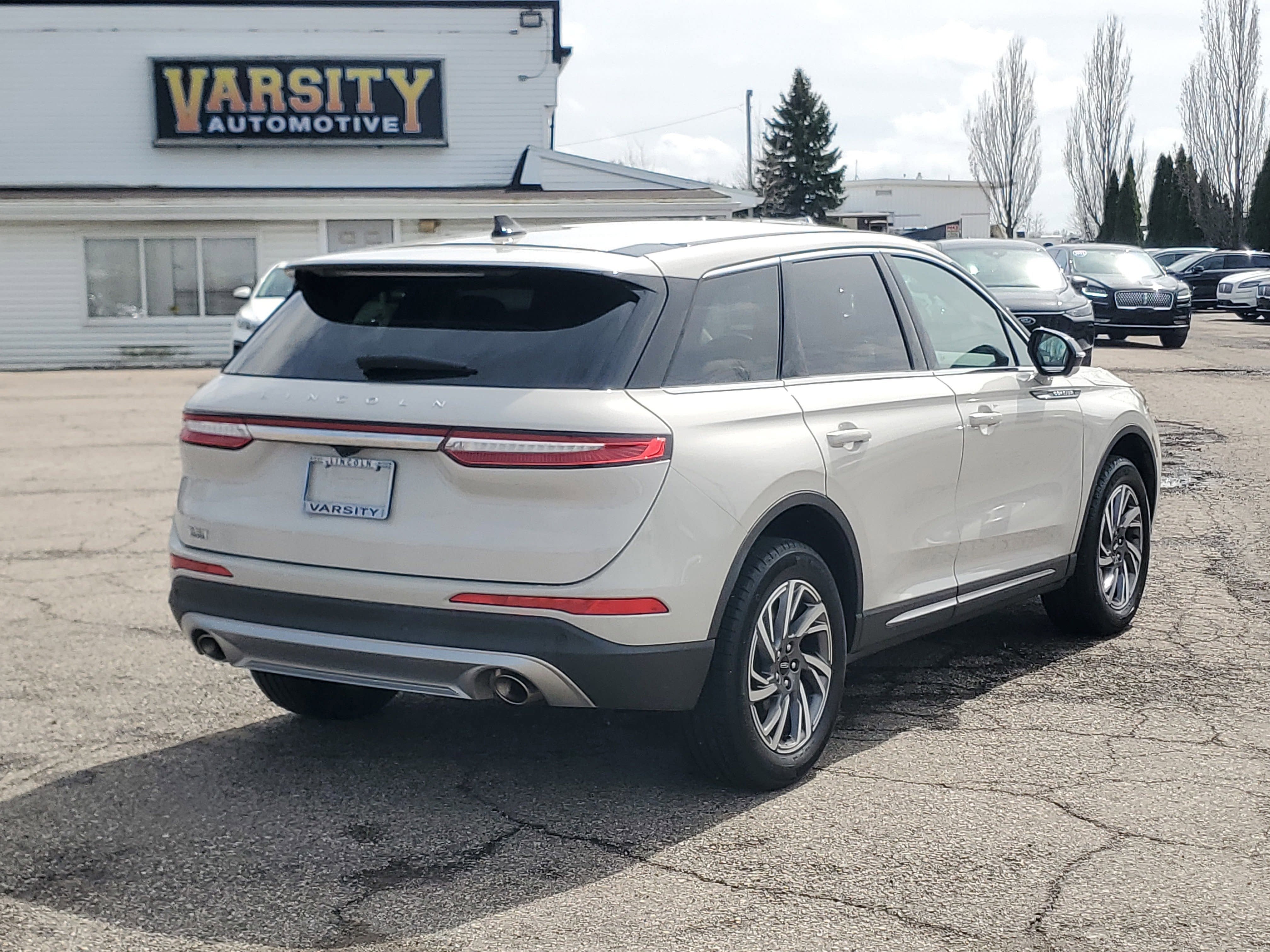 2023 Lincoln Corsair Standard