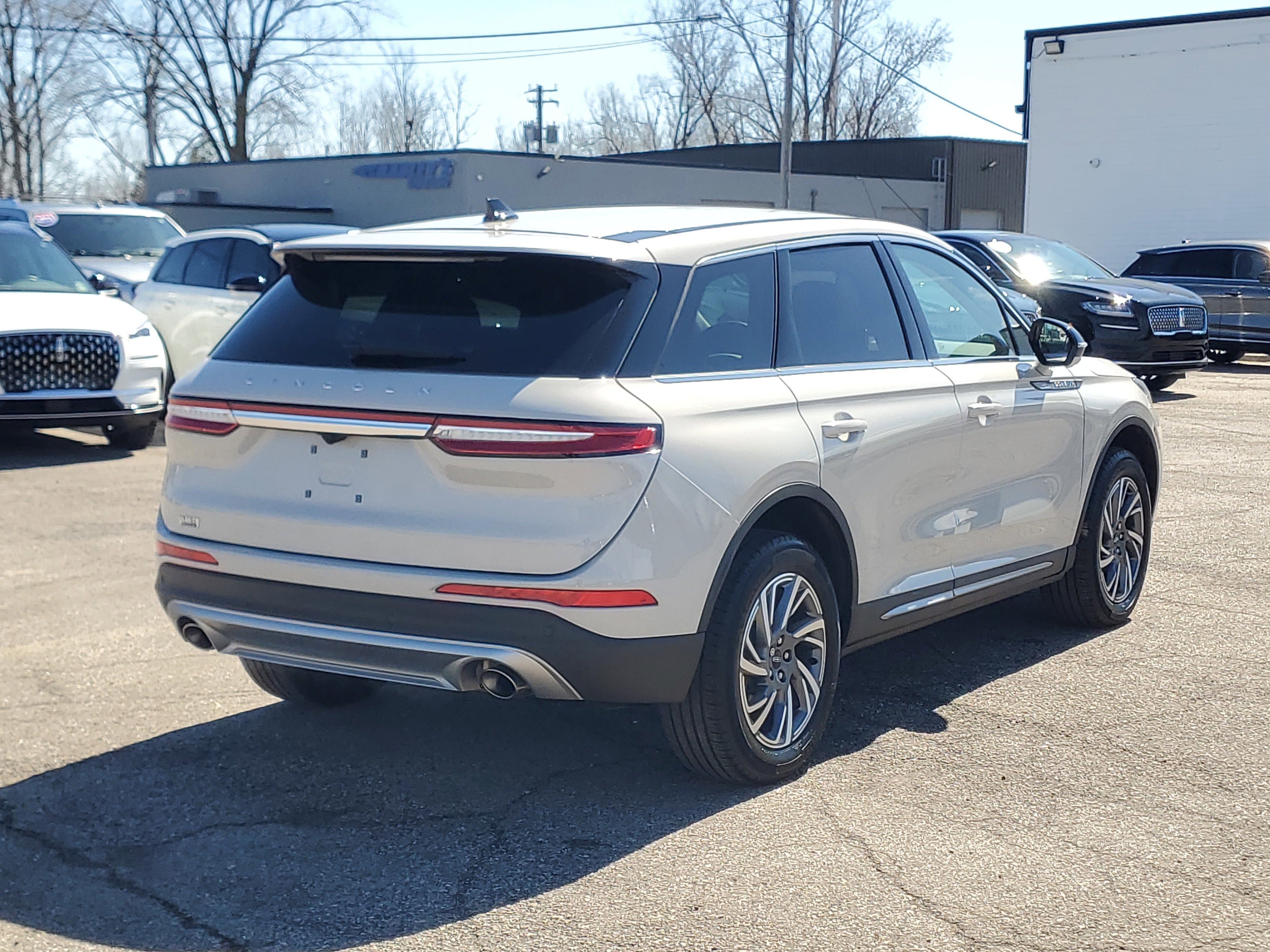 2023 Lincoln Corsair Standard