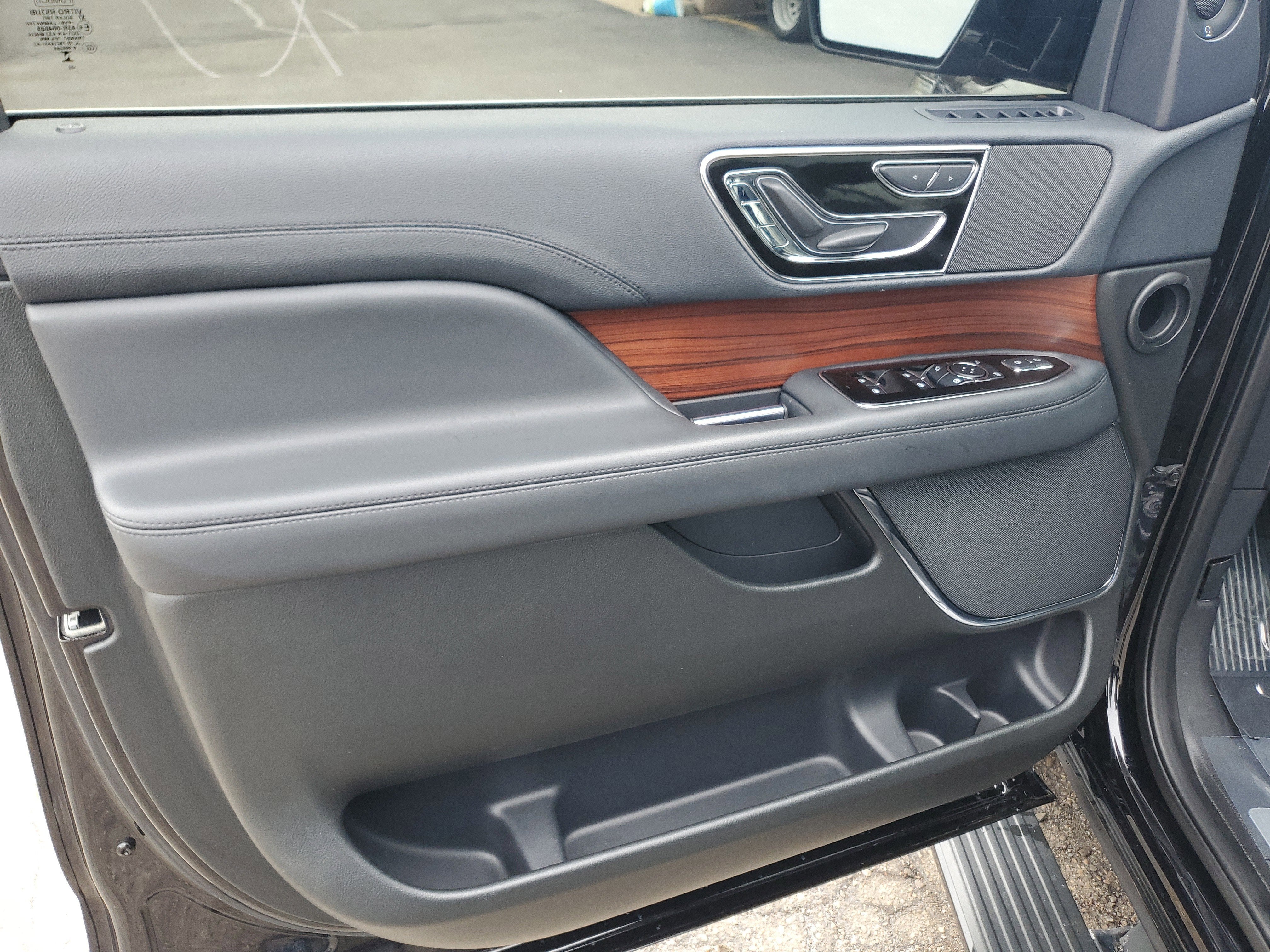 2023 Lincoln Navigator Standard