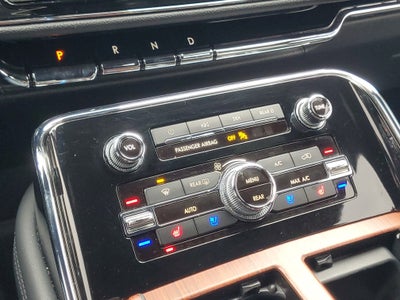 2023 Lincoln Navigator Standard