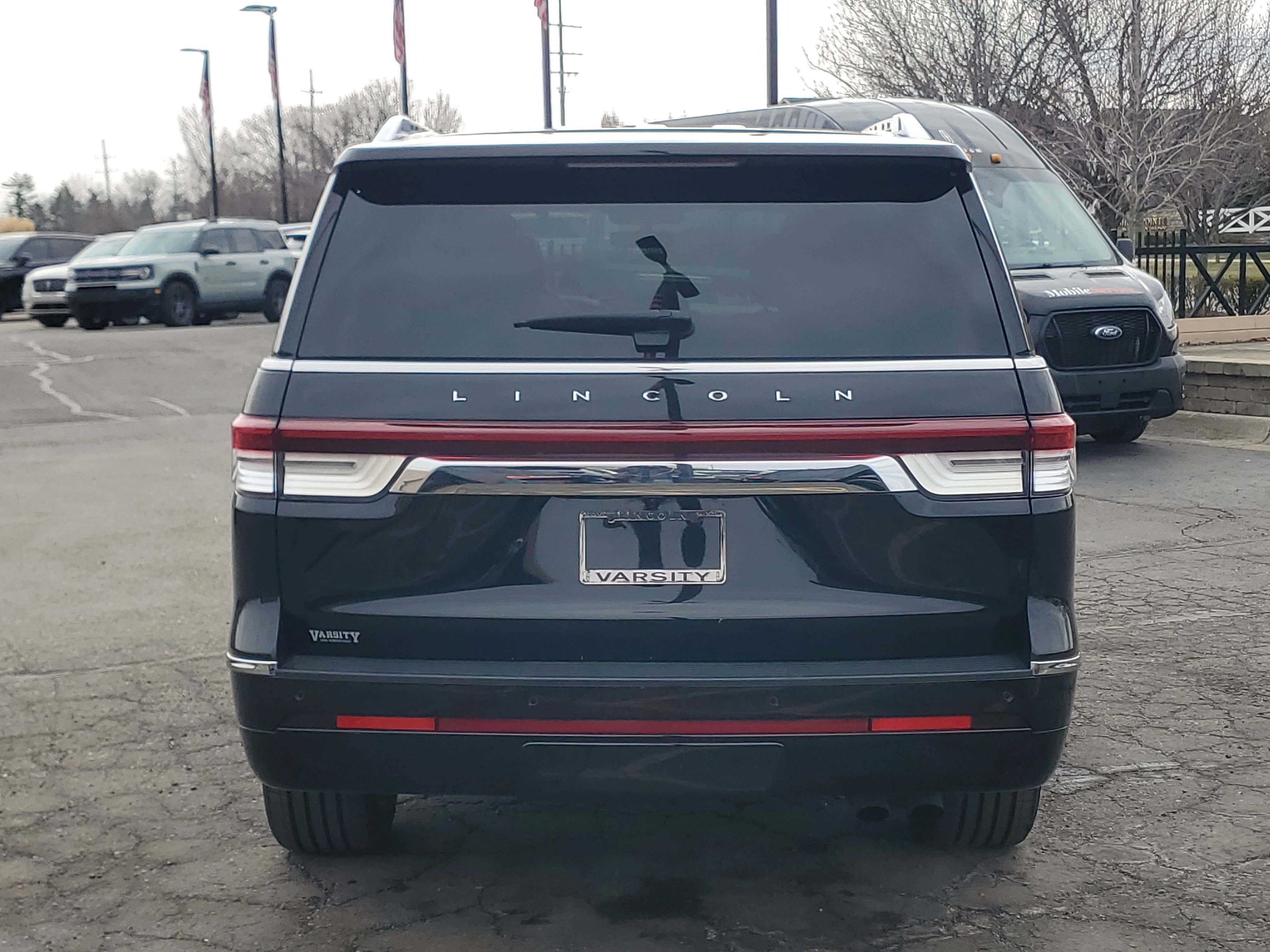 2023 Lincoln Navigator Standard