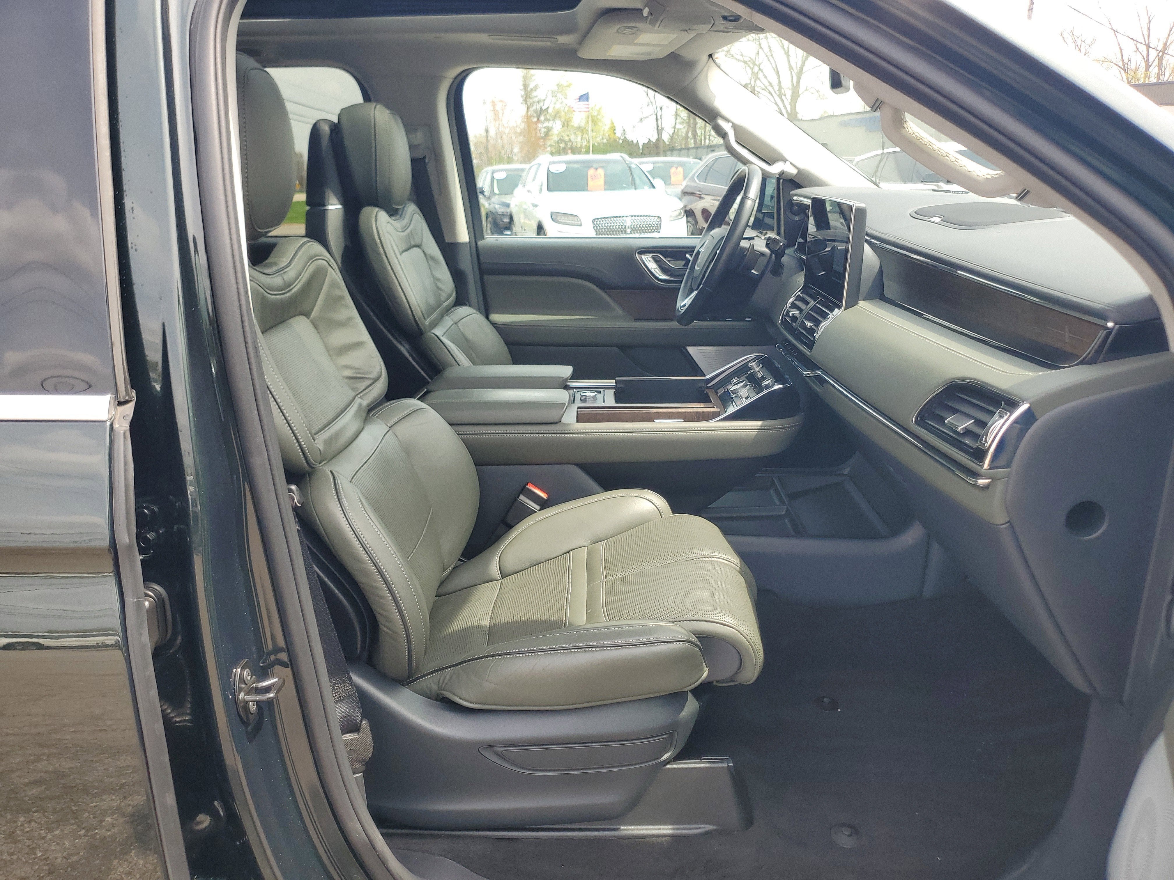 2024 Lincoln Navigator Black Label