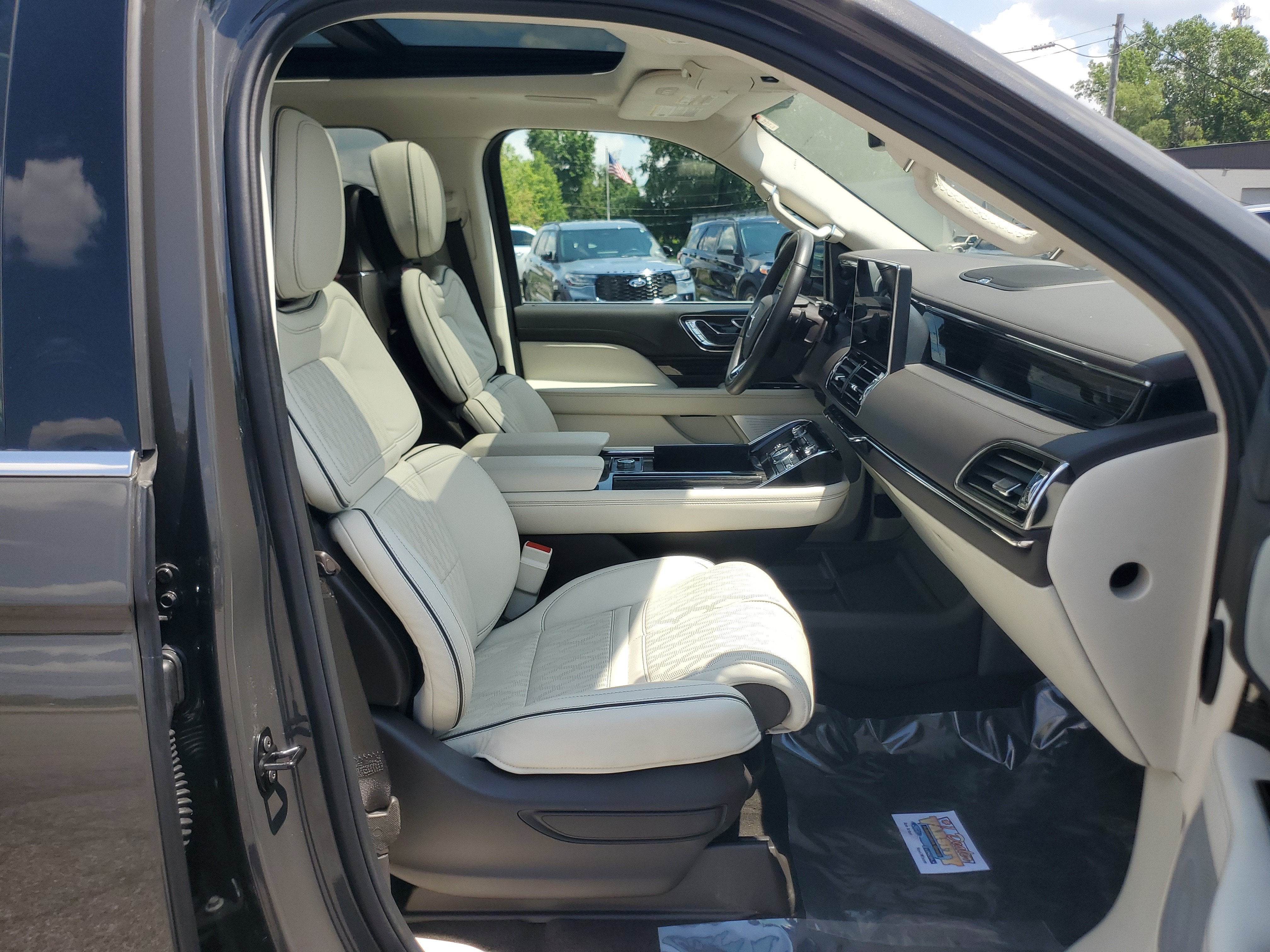 2024 Lincoln Navigator Black Label