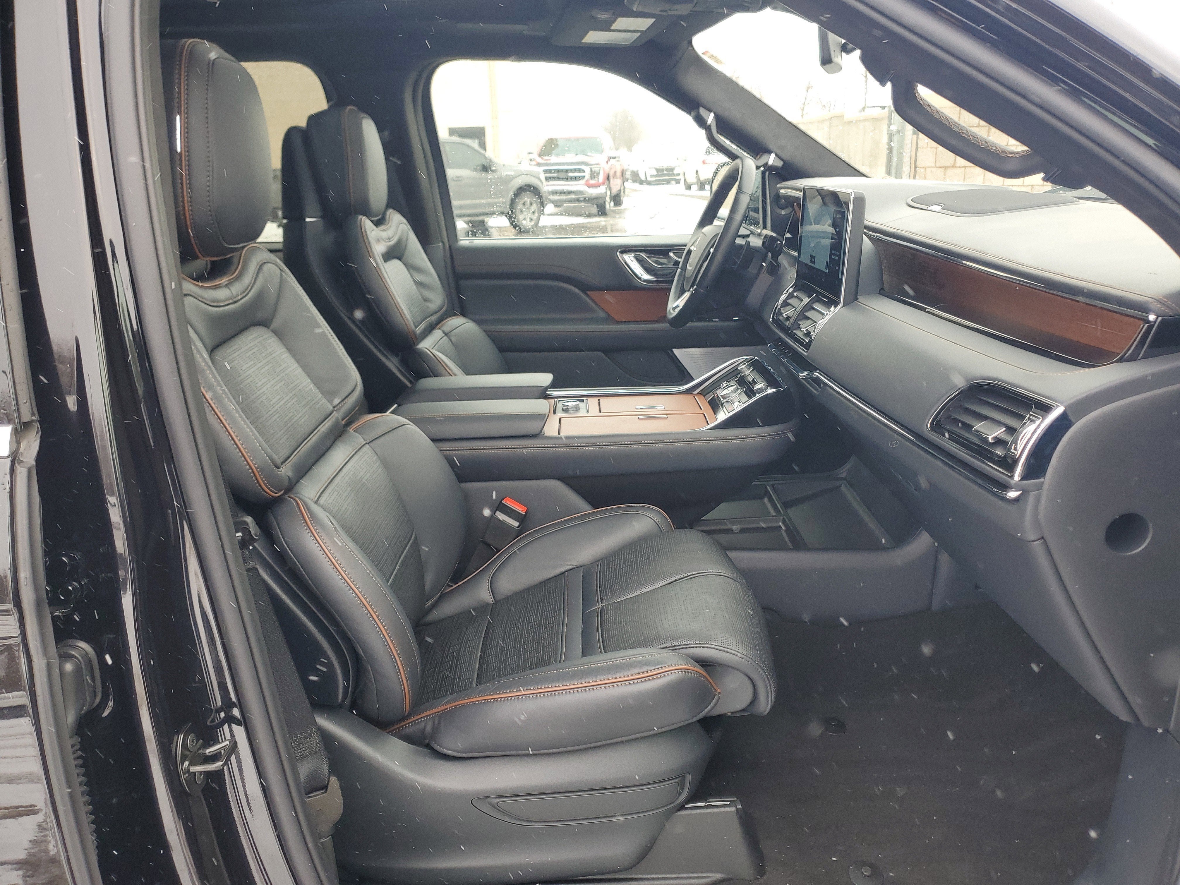 2024 Lincoln Navigator Black Label