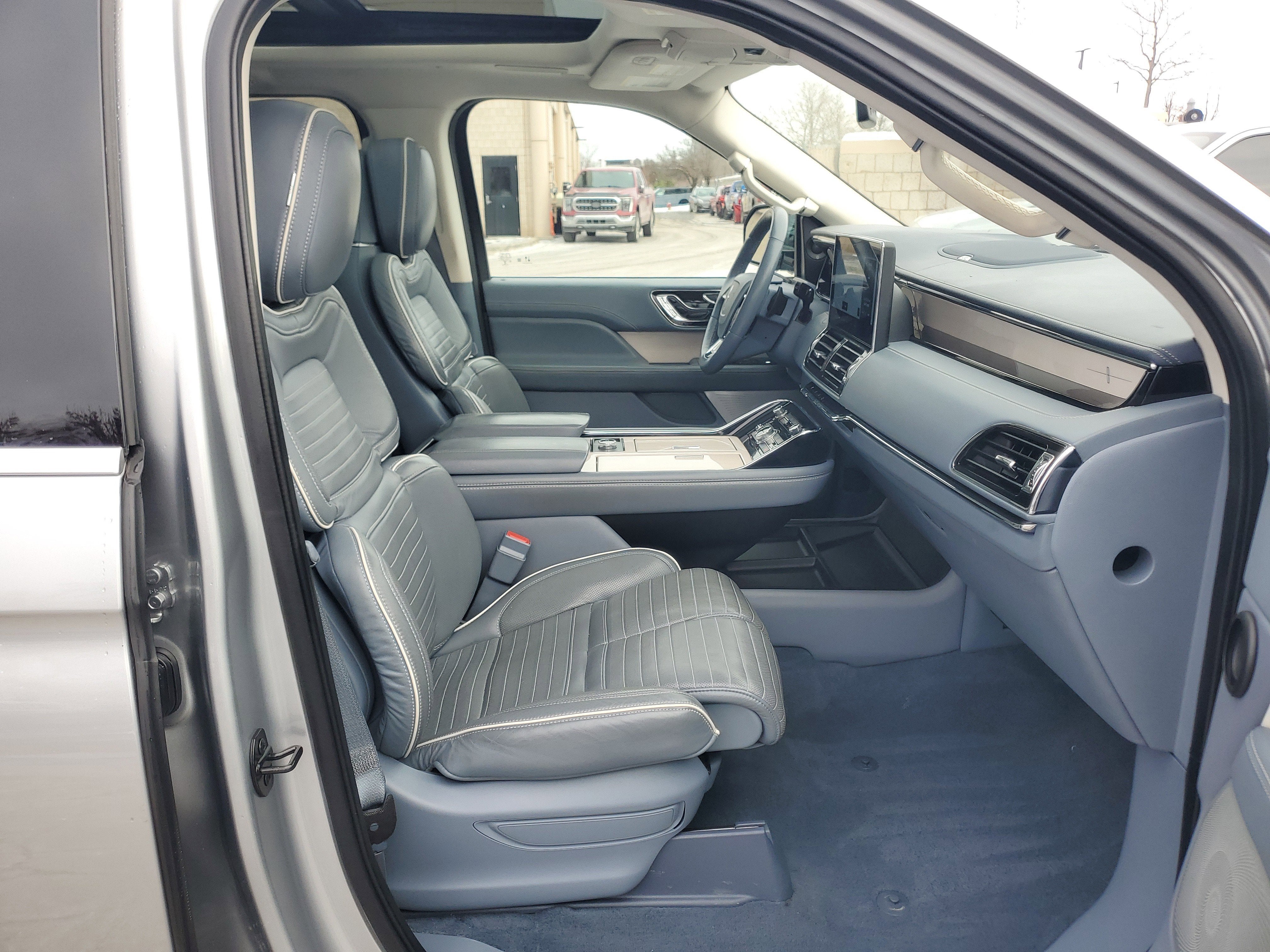 2022 Lincoln Navigator Black Label