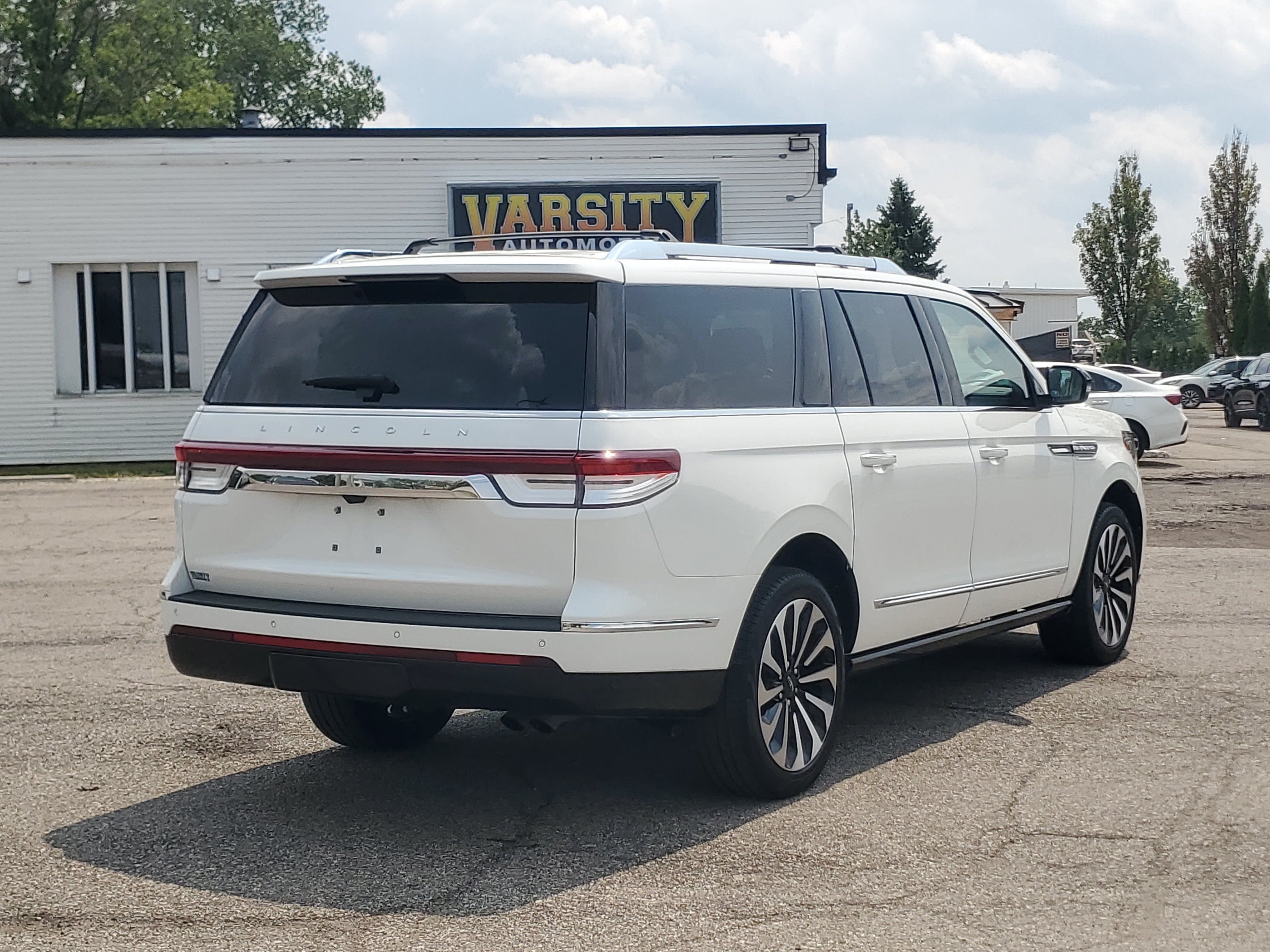 2023 Lincoln Navigator L Reserve