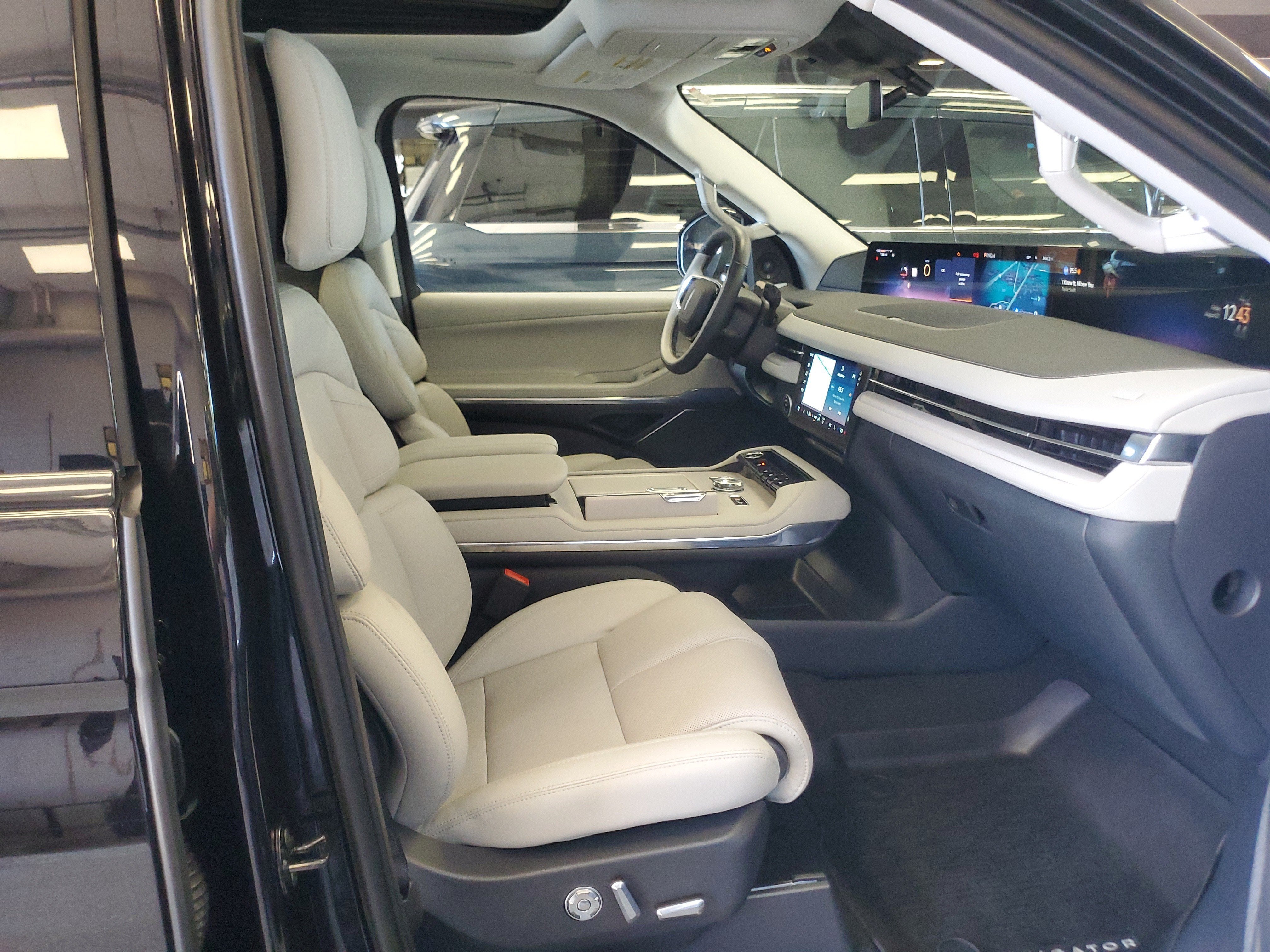 2026 Lincoln Navigator L Reserve