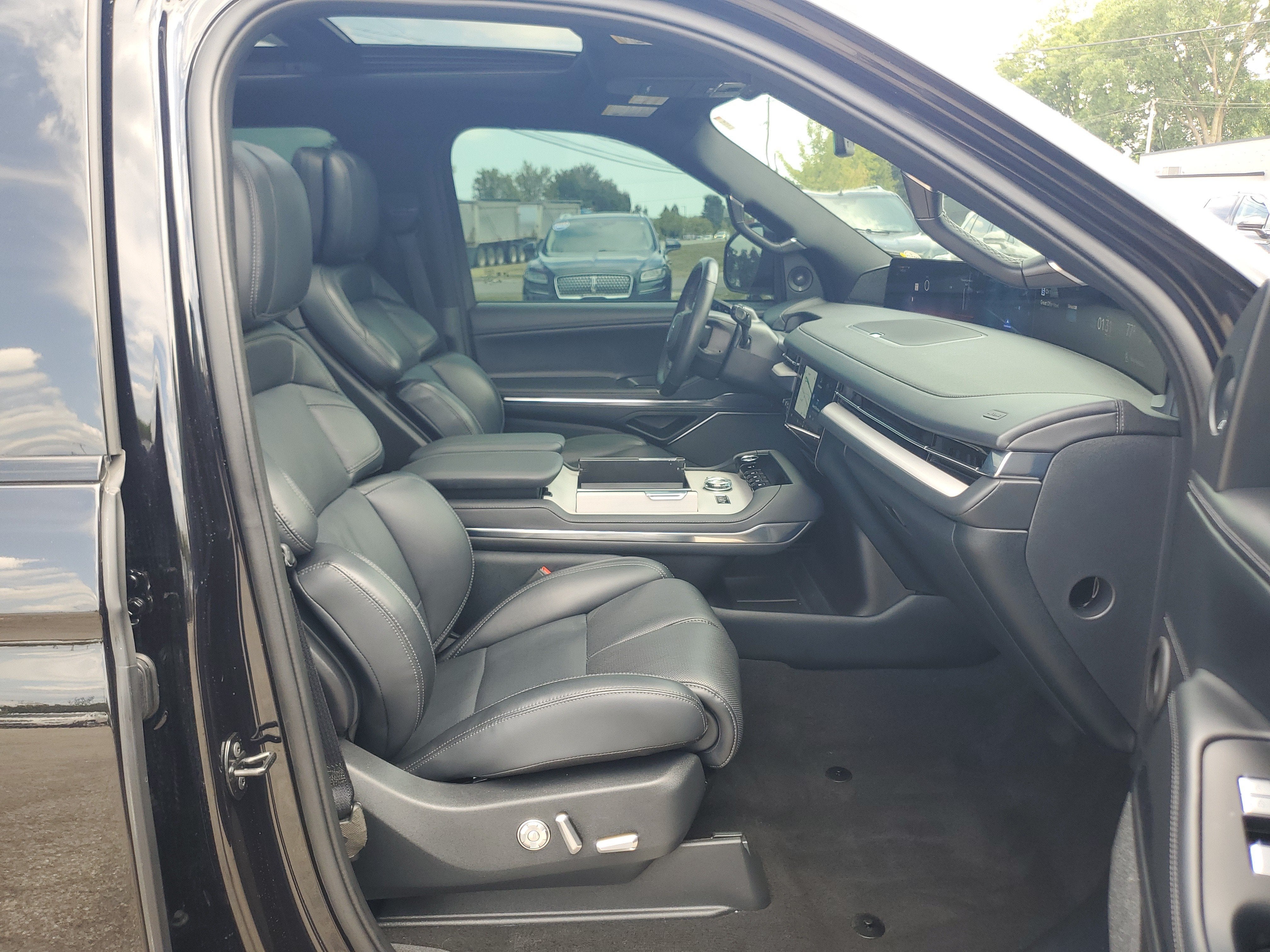 2025 Lincoln Navigator L Reserve