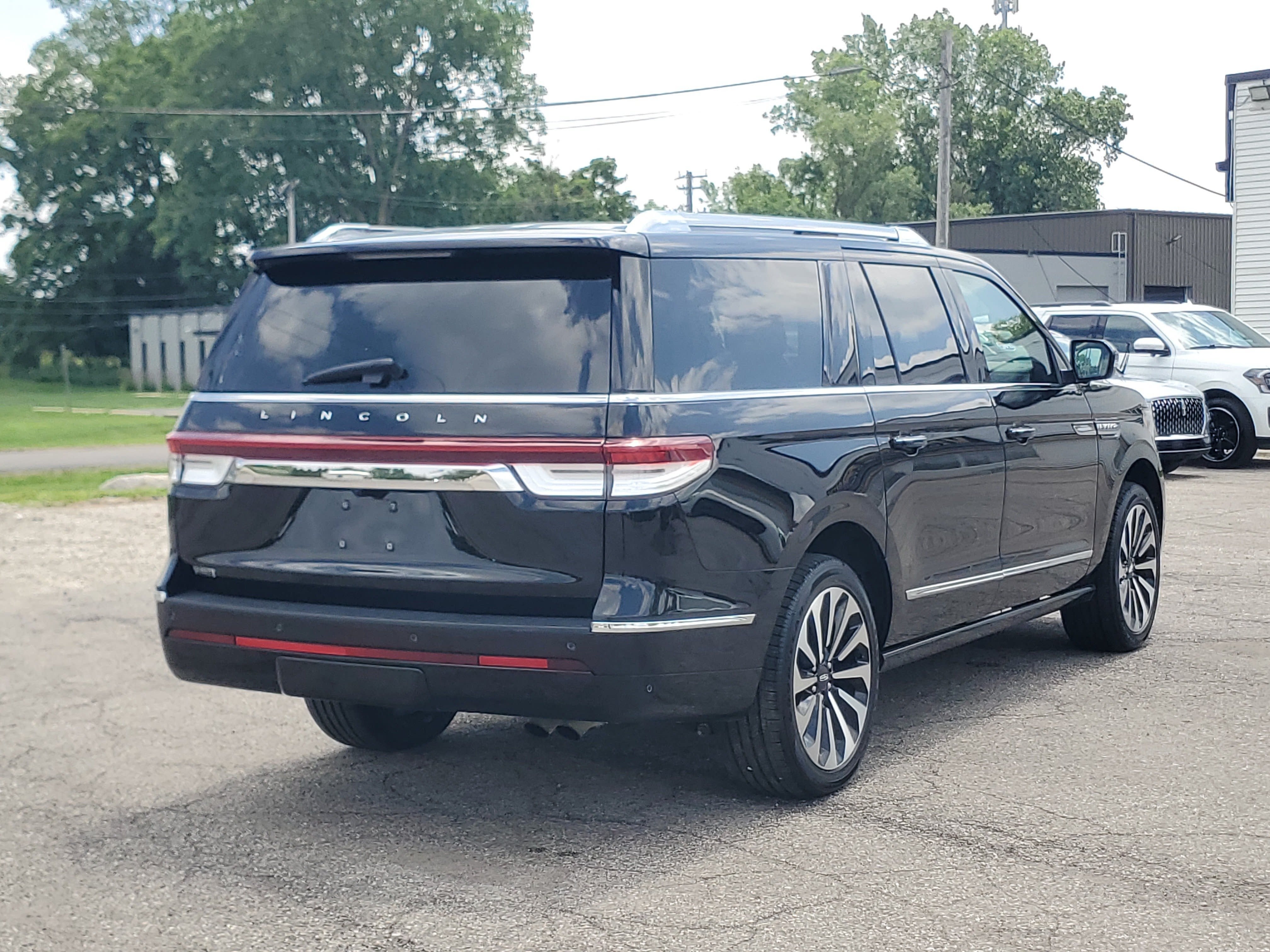2023 Lincoln Navigator L Reserve