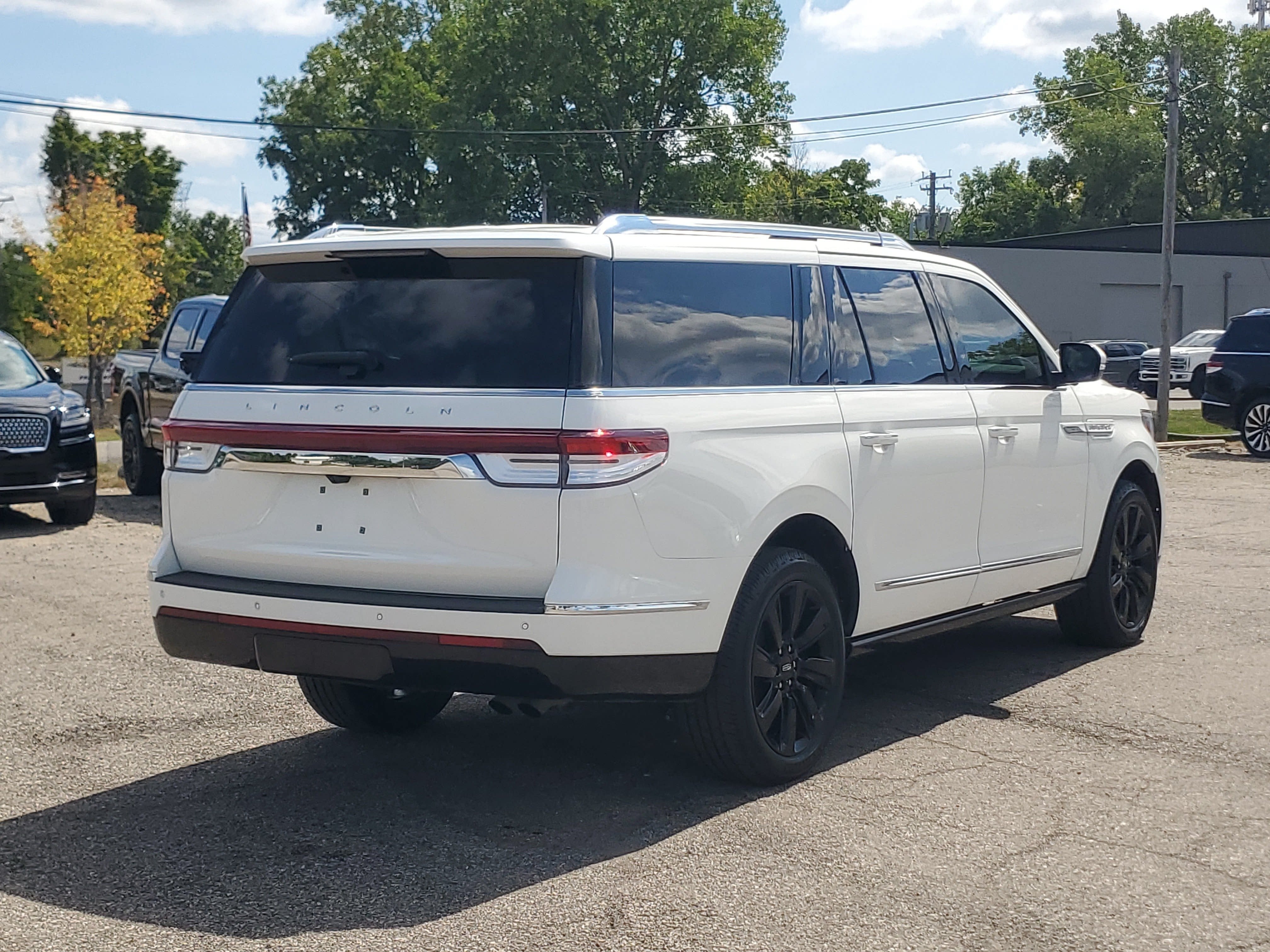 2023 Lincoln Navigator L Reserve