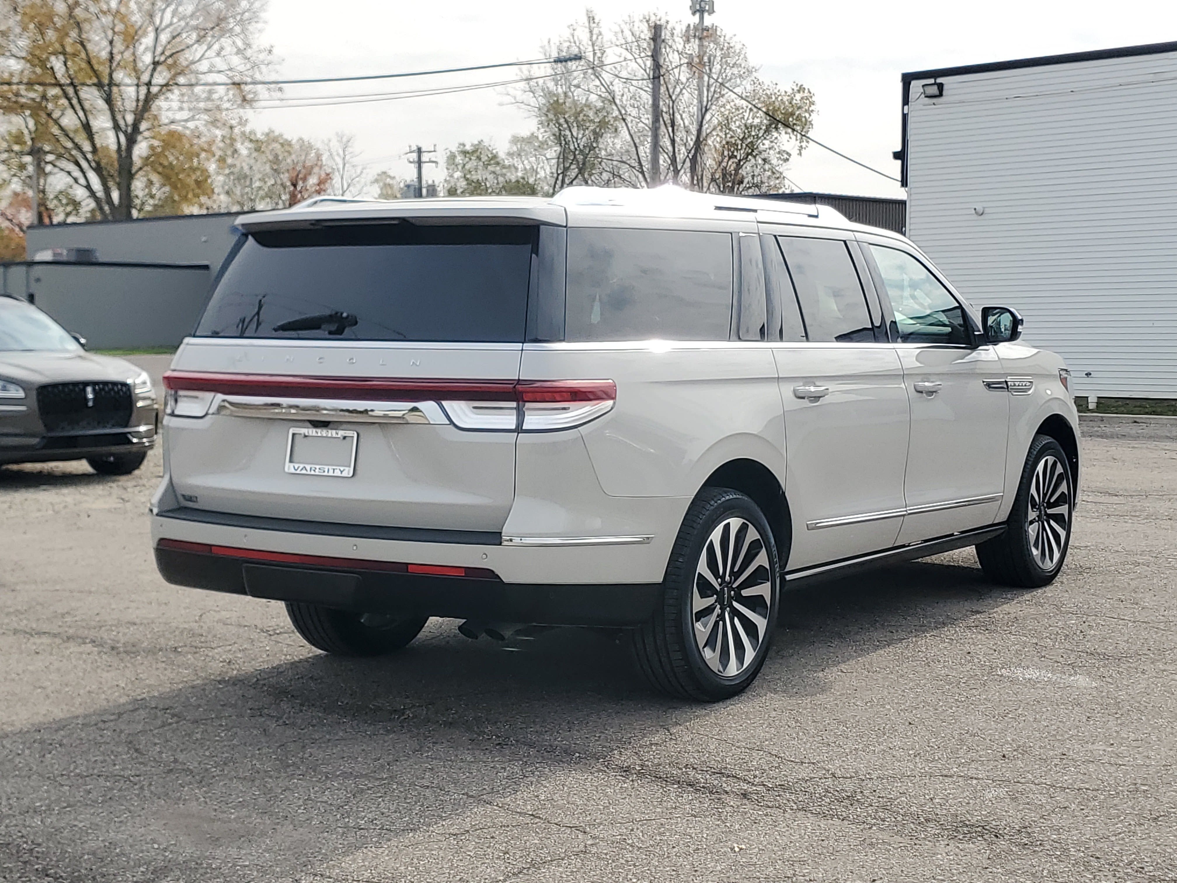 2023 Lincoln Navigator L Reserve