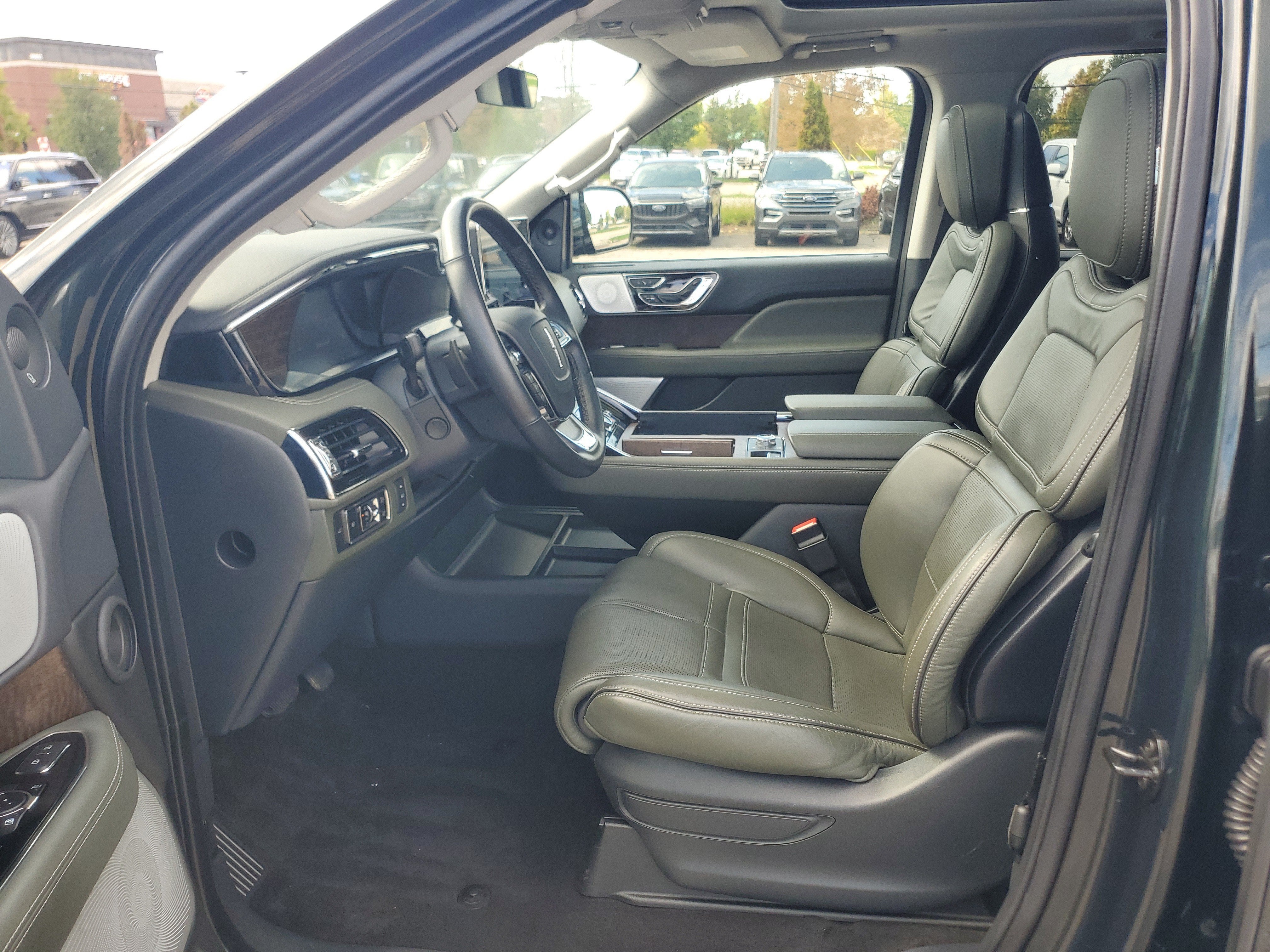2023 Lincoln Navigator L Black Label