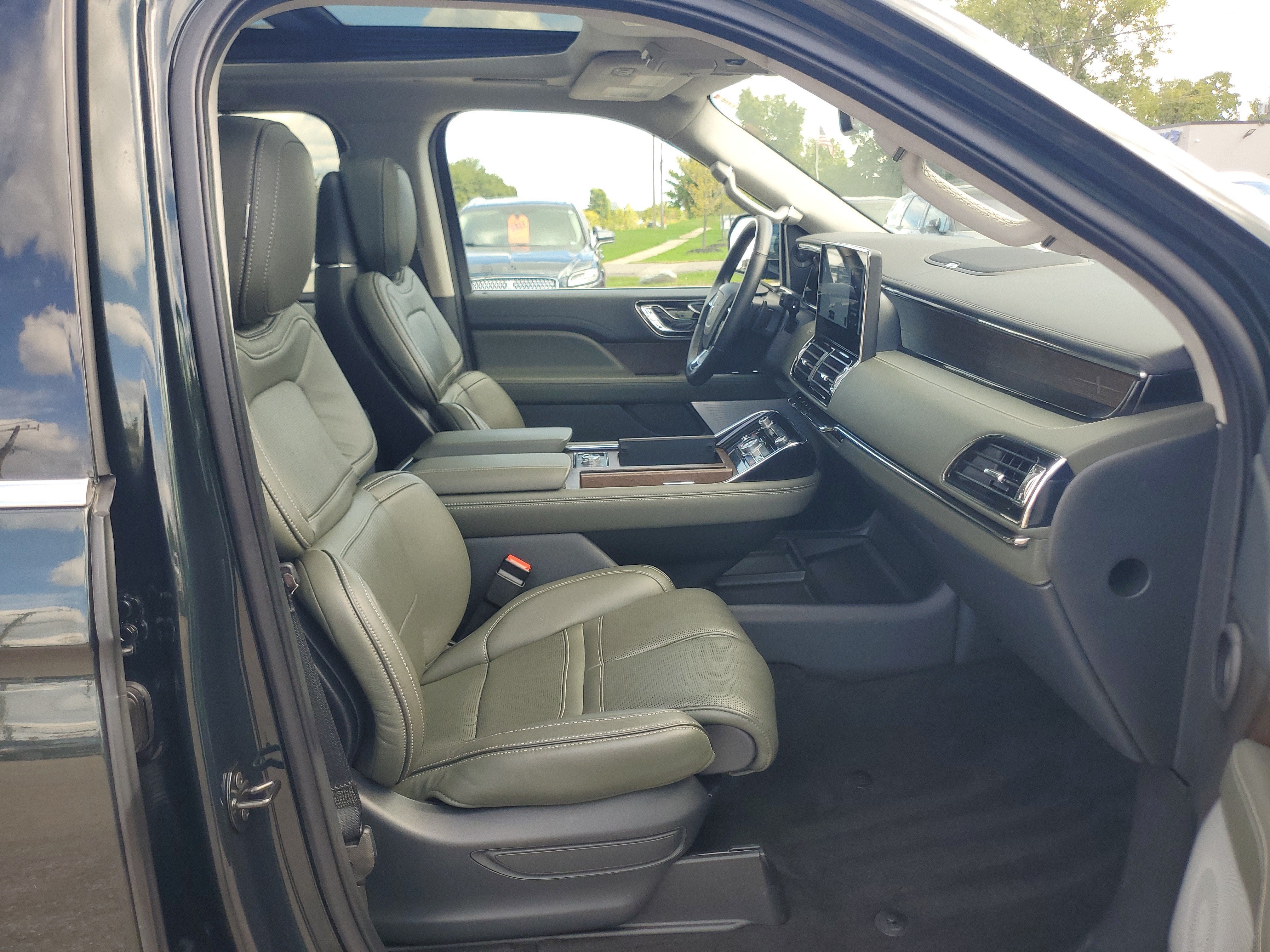 2023 Lincoln Navigator L Black Label