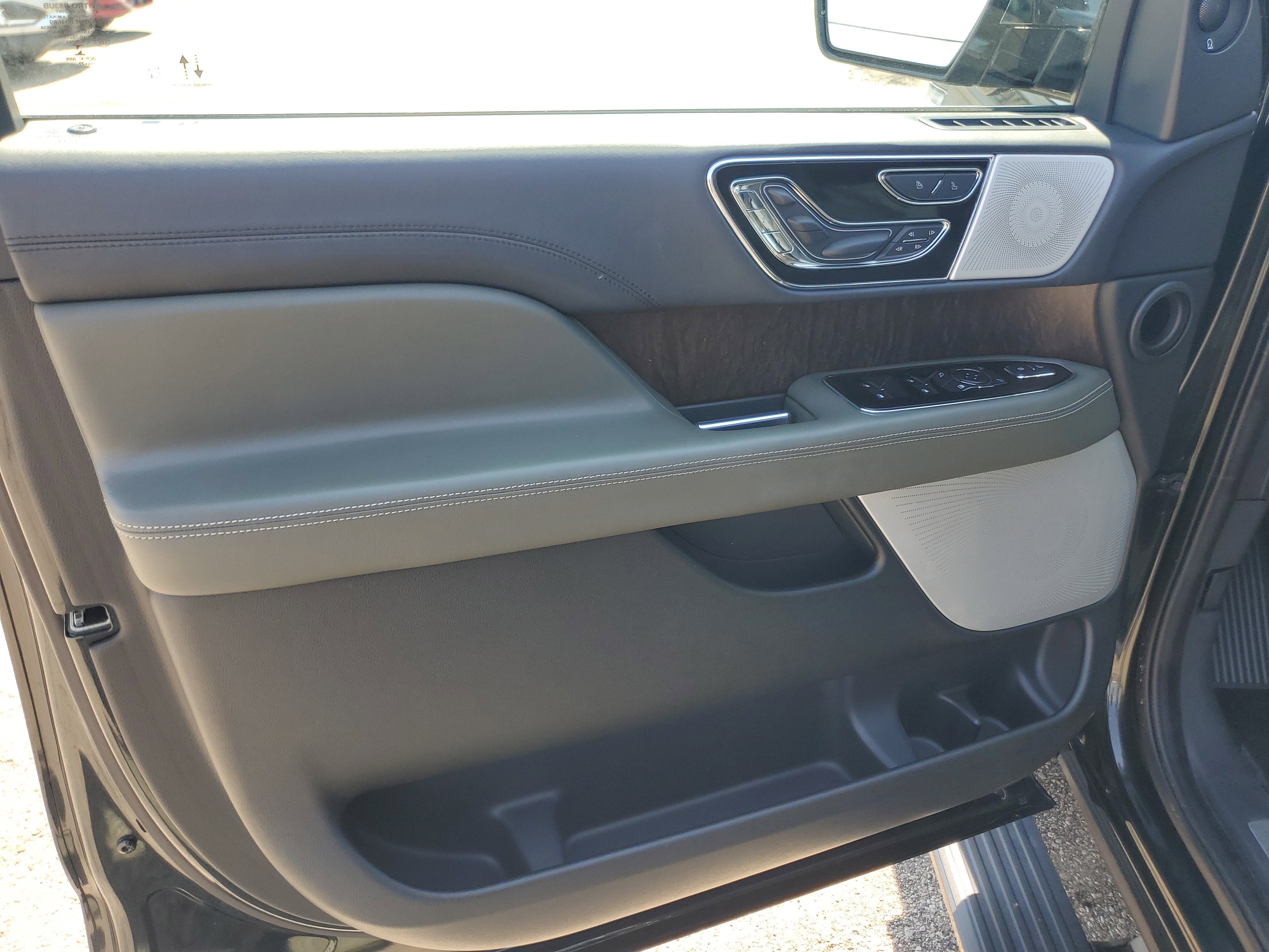 2022 Lincoln Navigator L Black Label