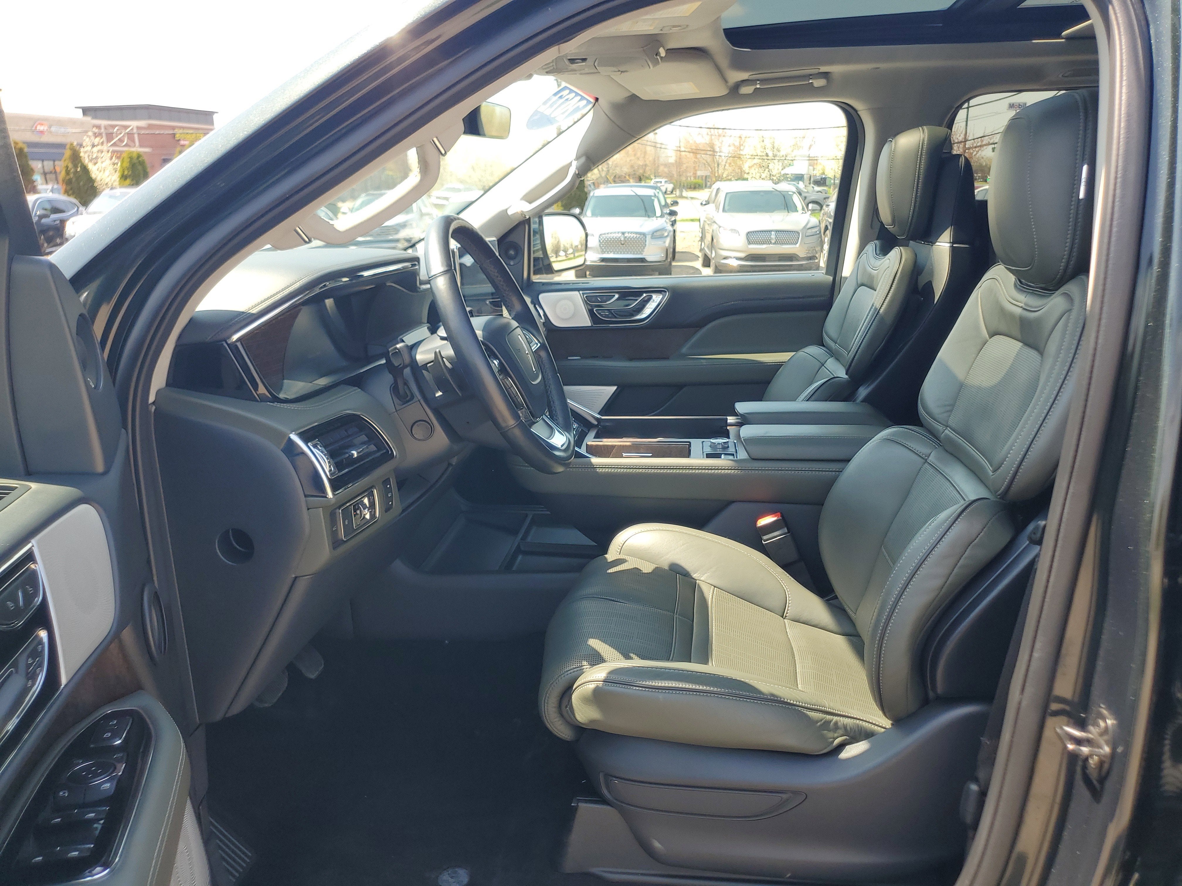 2022 Lincoln Navigator L Black Label