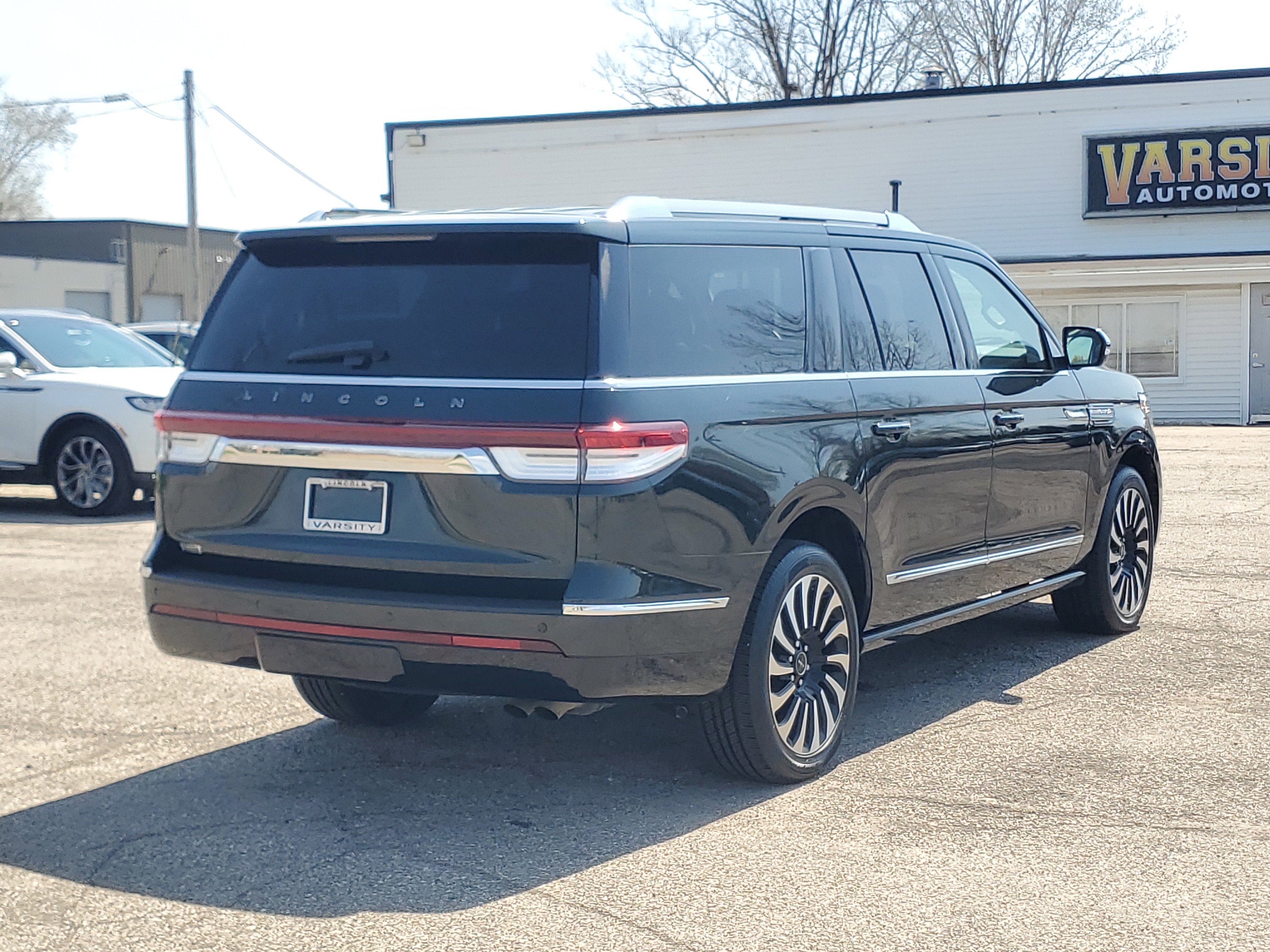 2022 Lincoln Navigator L Black Label
