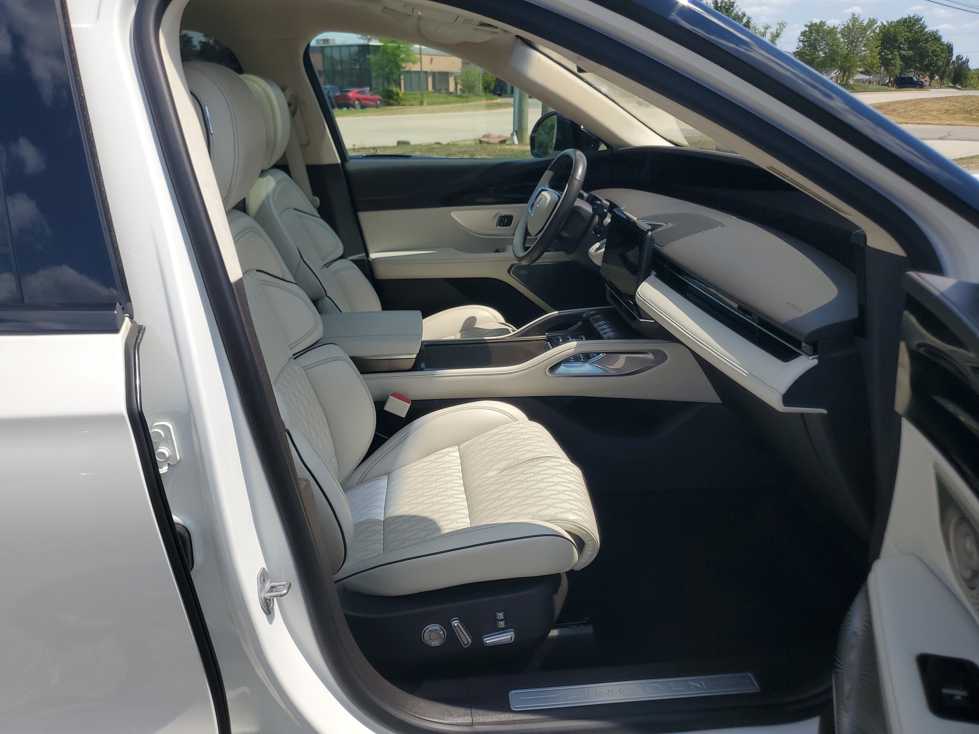 2024 Lincoln Nautilus Black Label