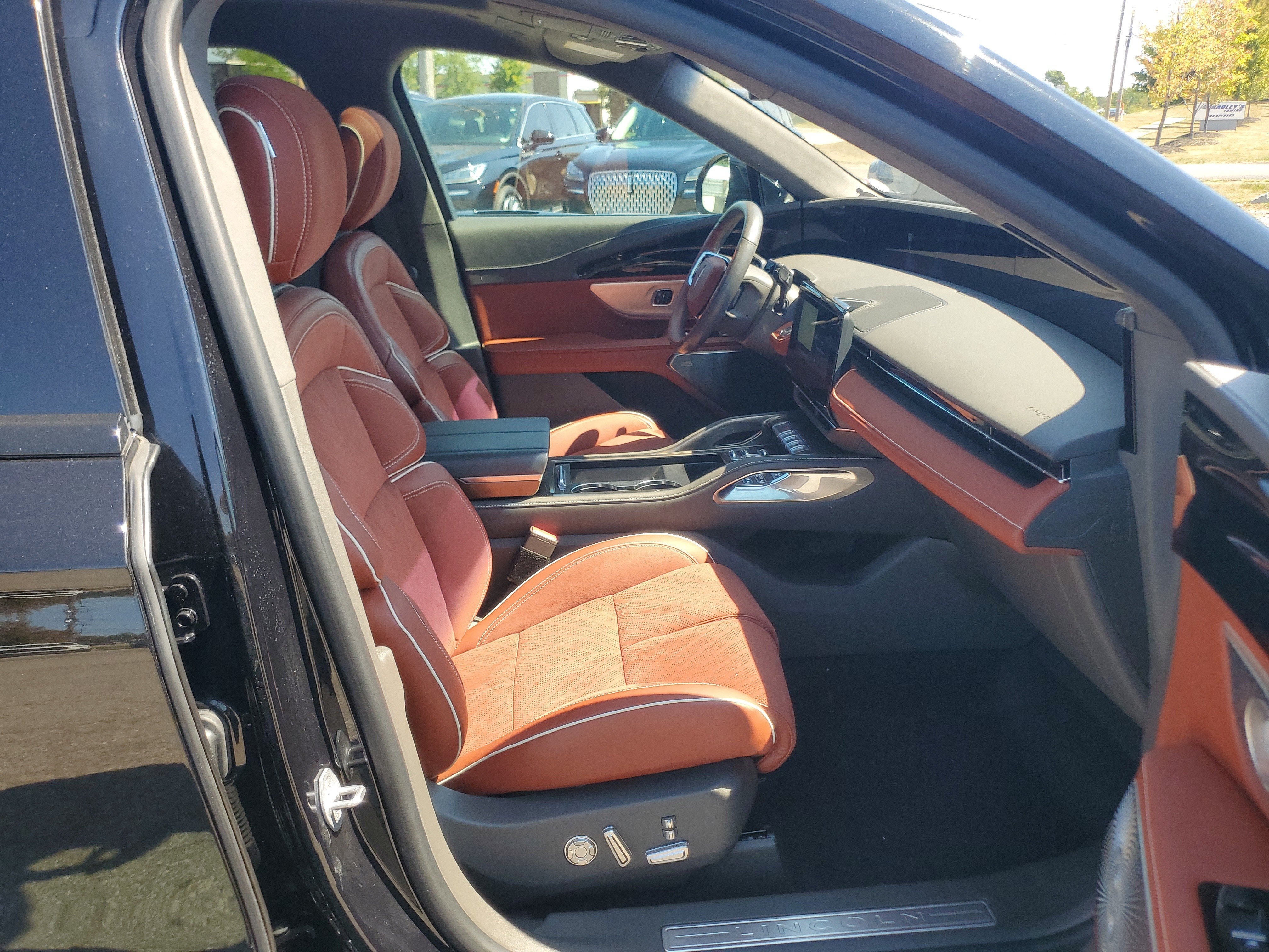 2024 Lincoln Nautilus Black Label