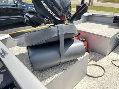 2012 Tracker Guide V16 Base