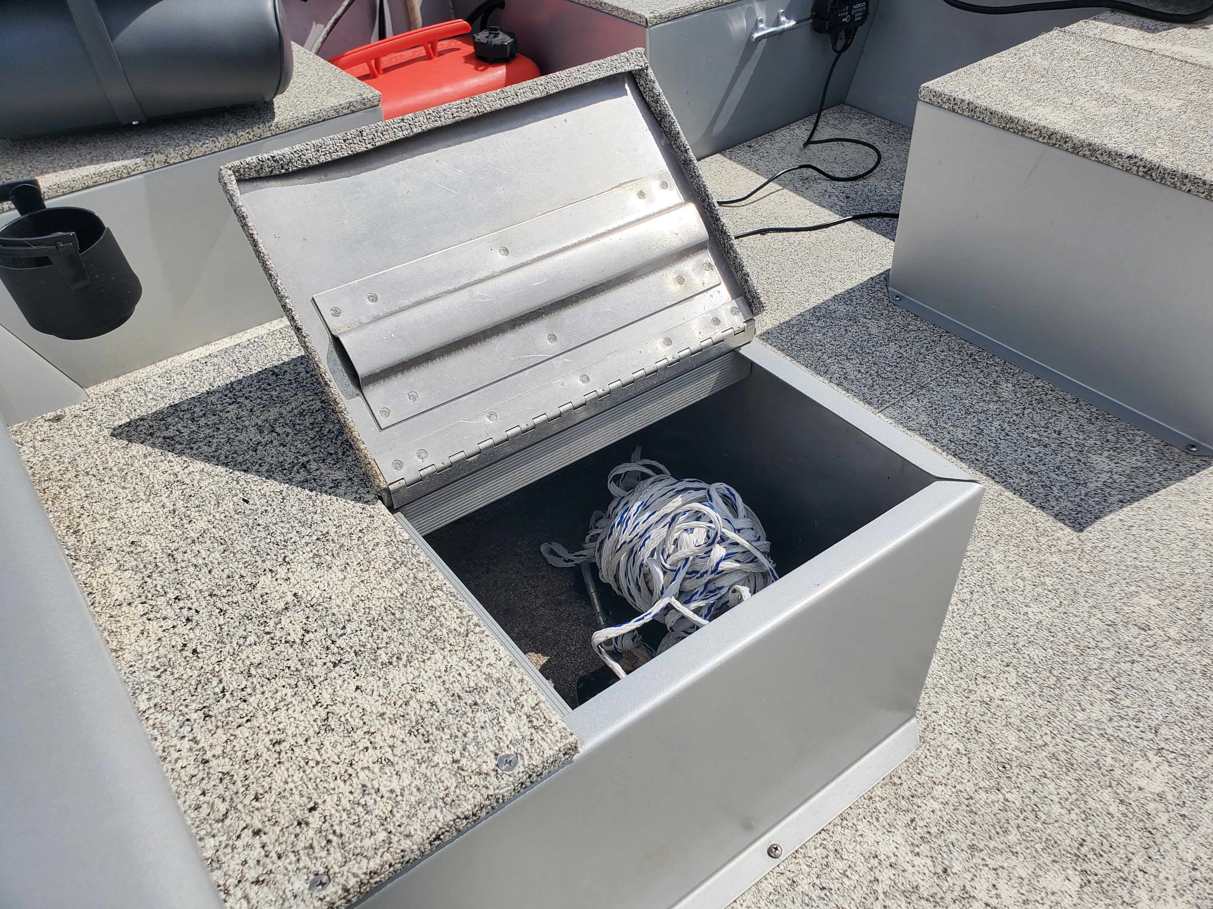 2012 Tracker Guide V16 Base