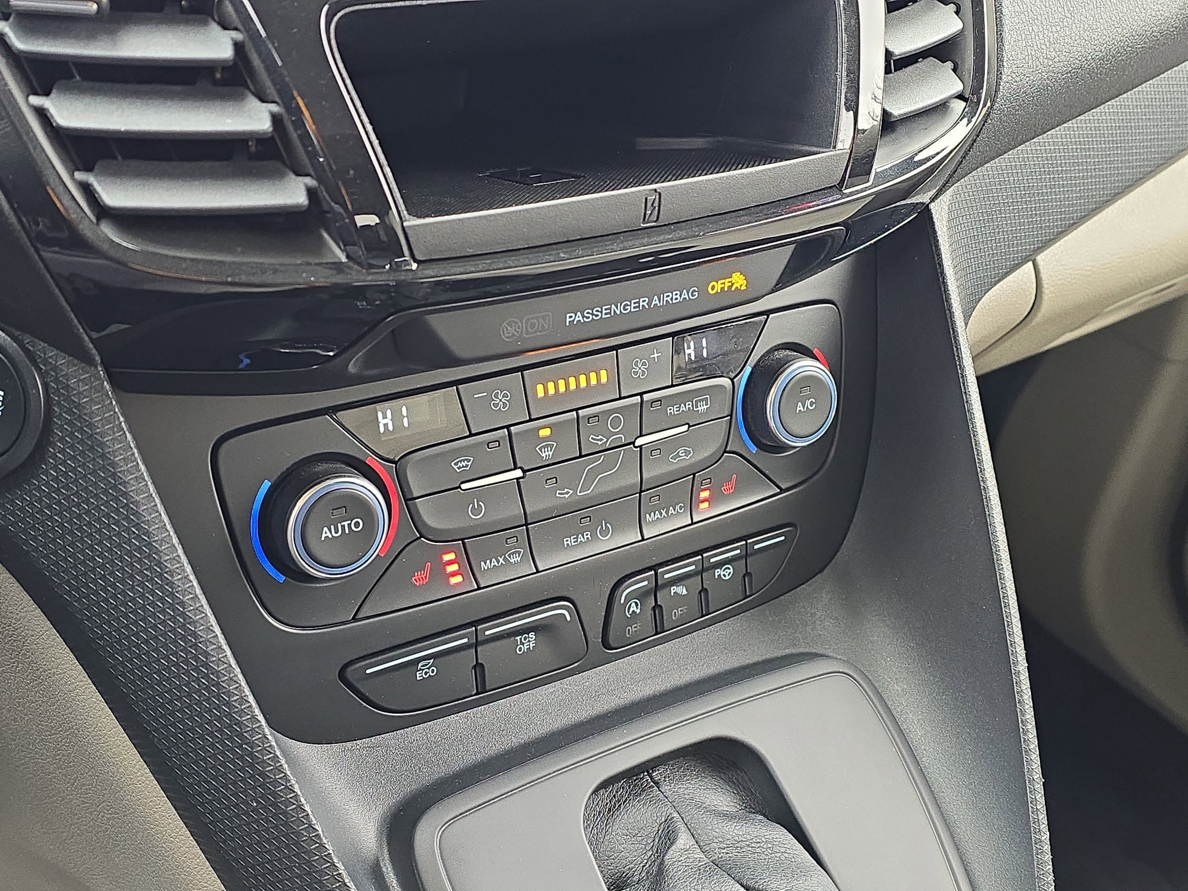 2022 Ford Transit Connect Wagon Titanium