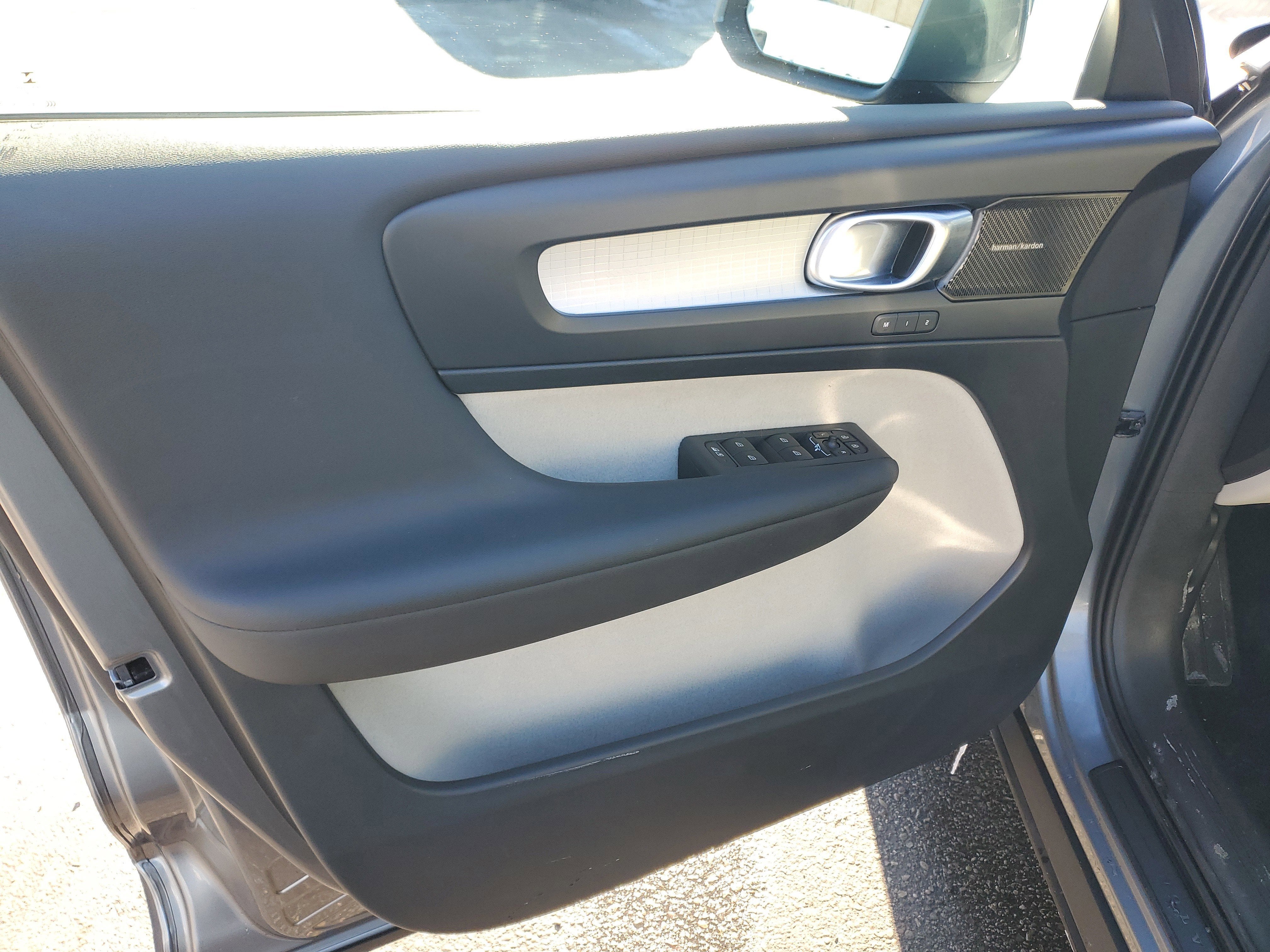 2019 Volvo XC40 R-Design