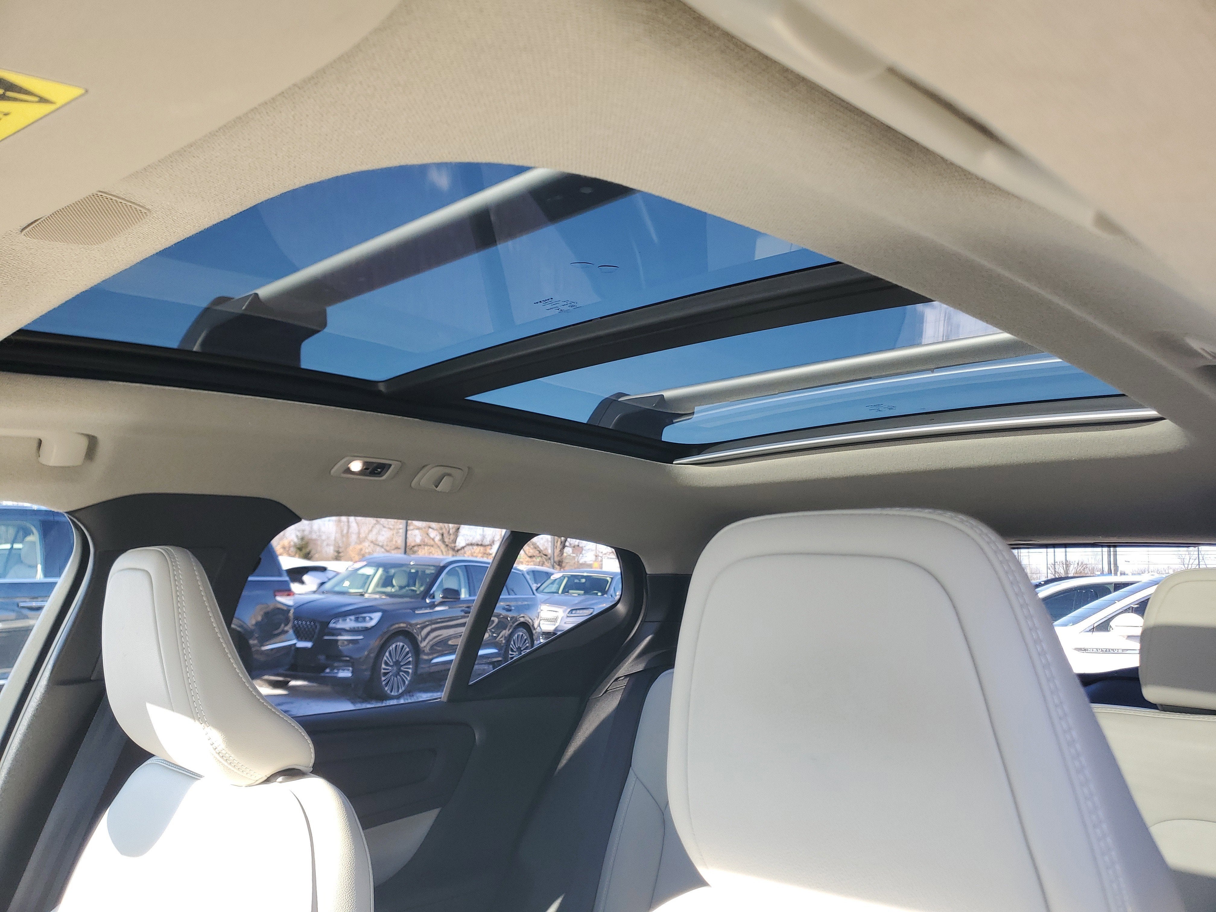 2019 Volvo XC40 R-Design