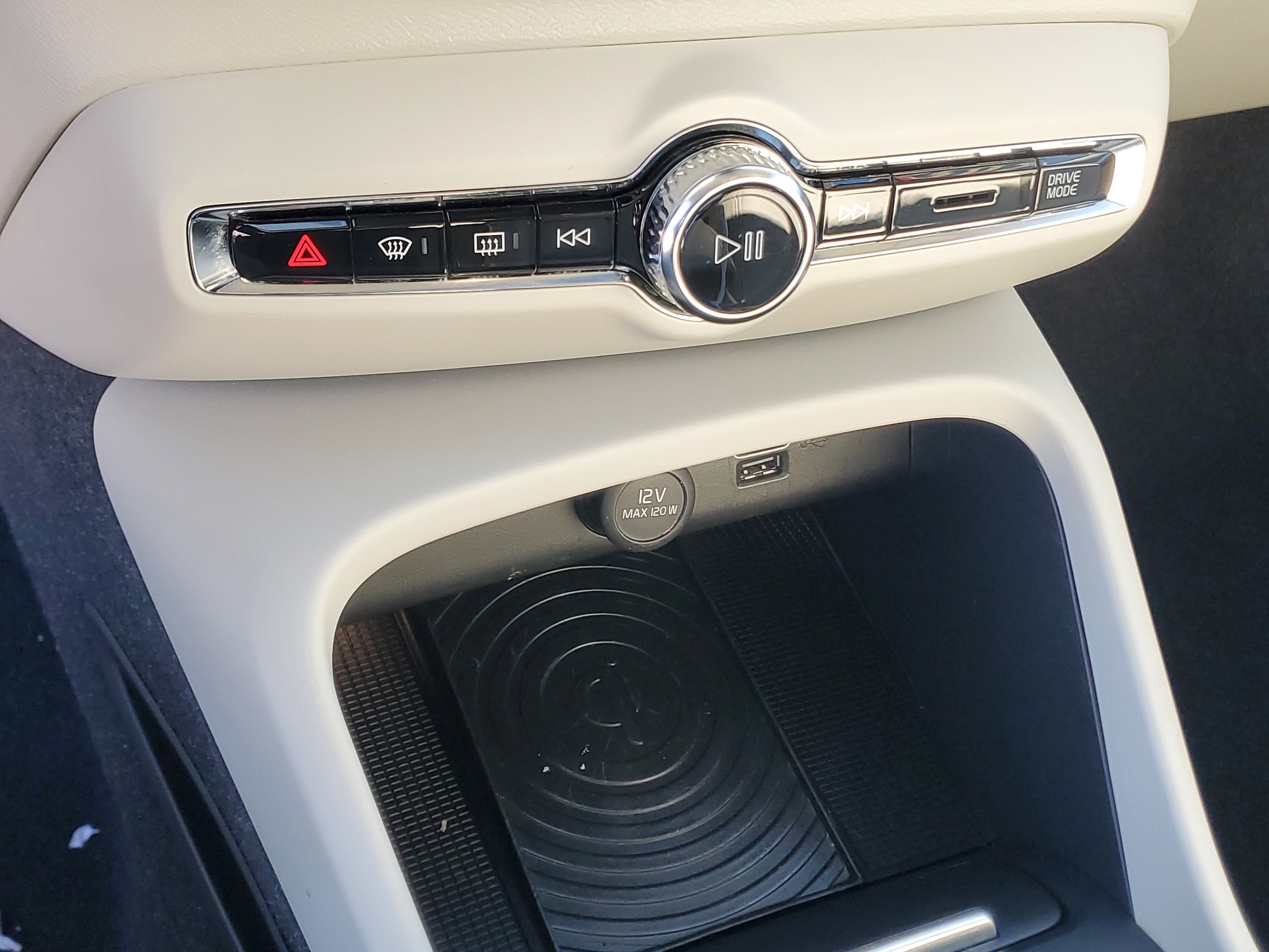 2019 Volvo XC40 R-Design