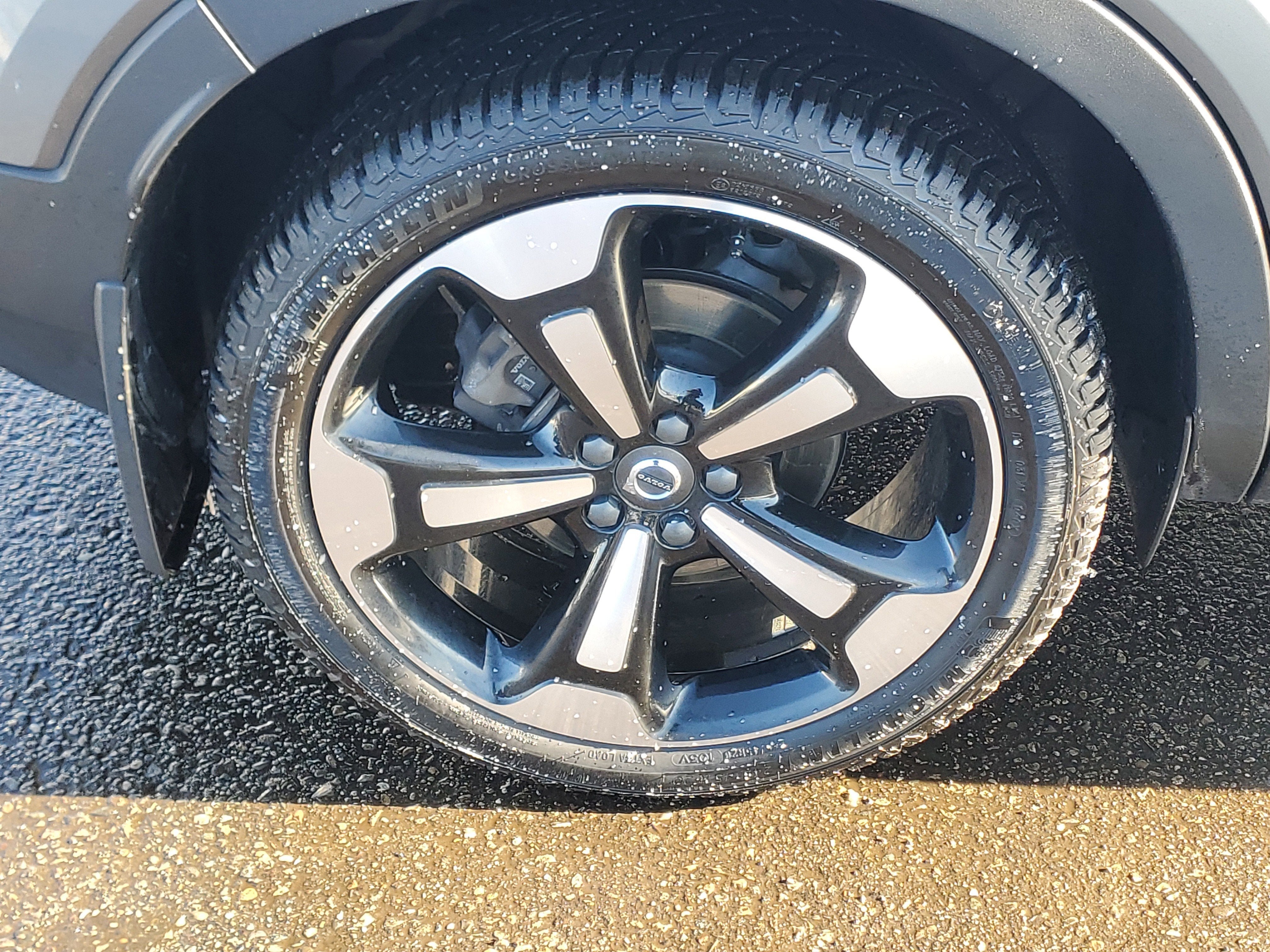 2019 Volvo XC40 R-Design