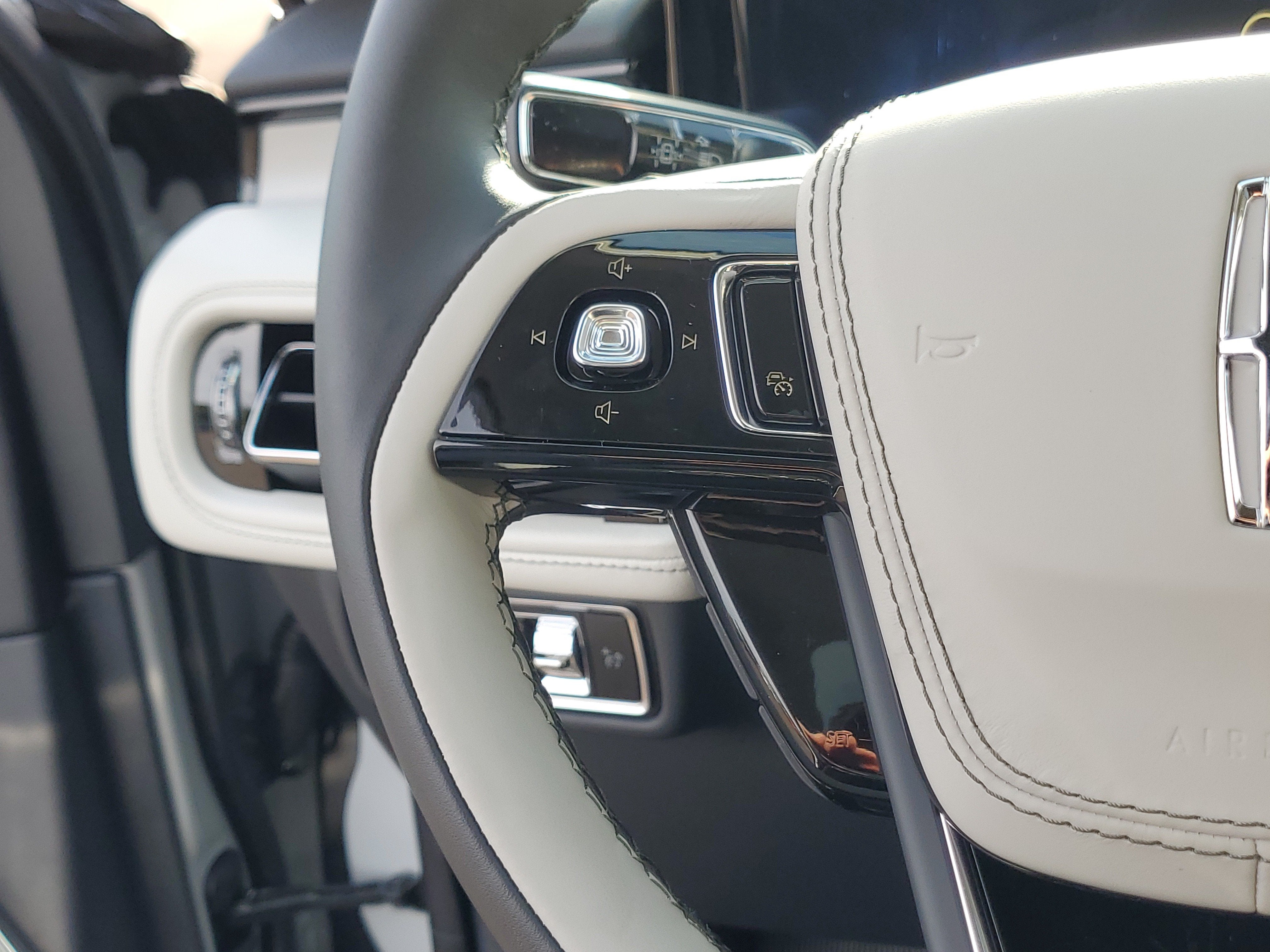2027 Lincoln Aviator Reserve