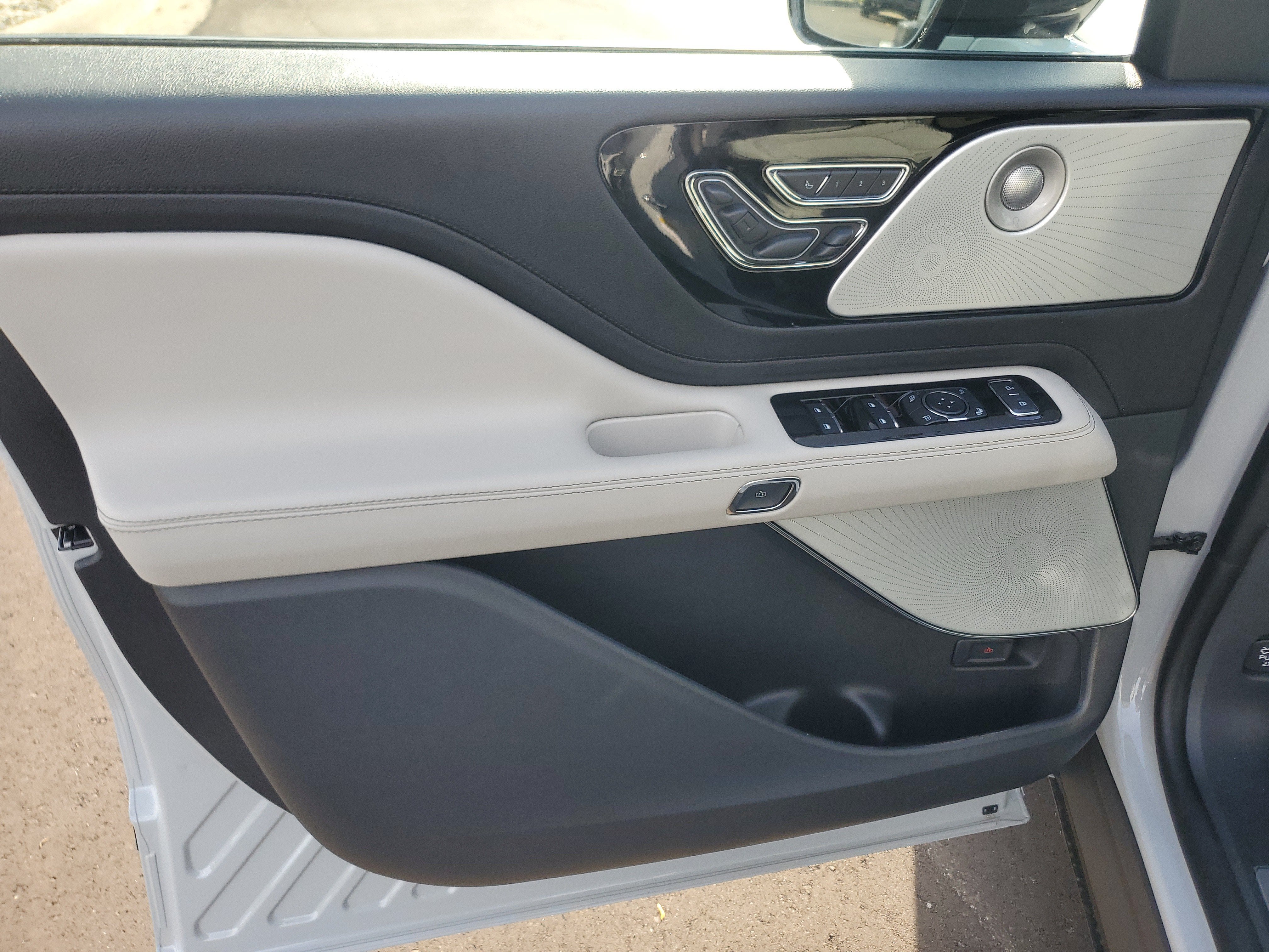 2027 Lincoln Aviator Reserve