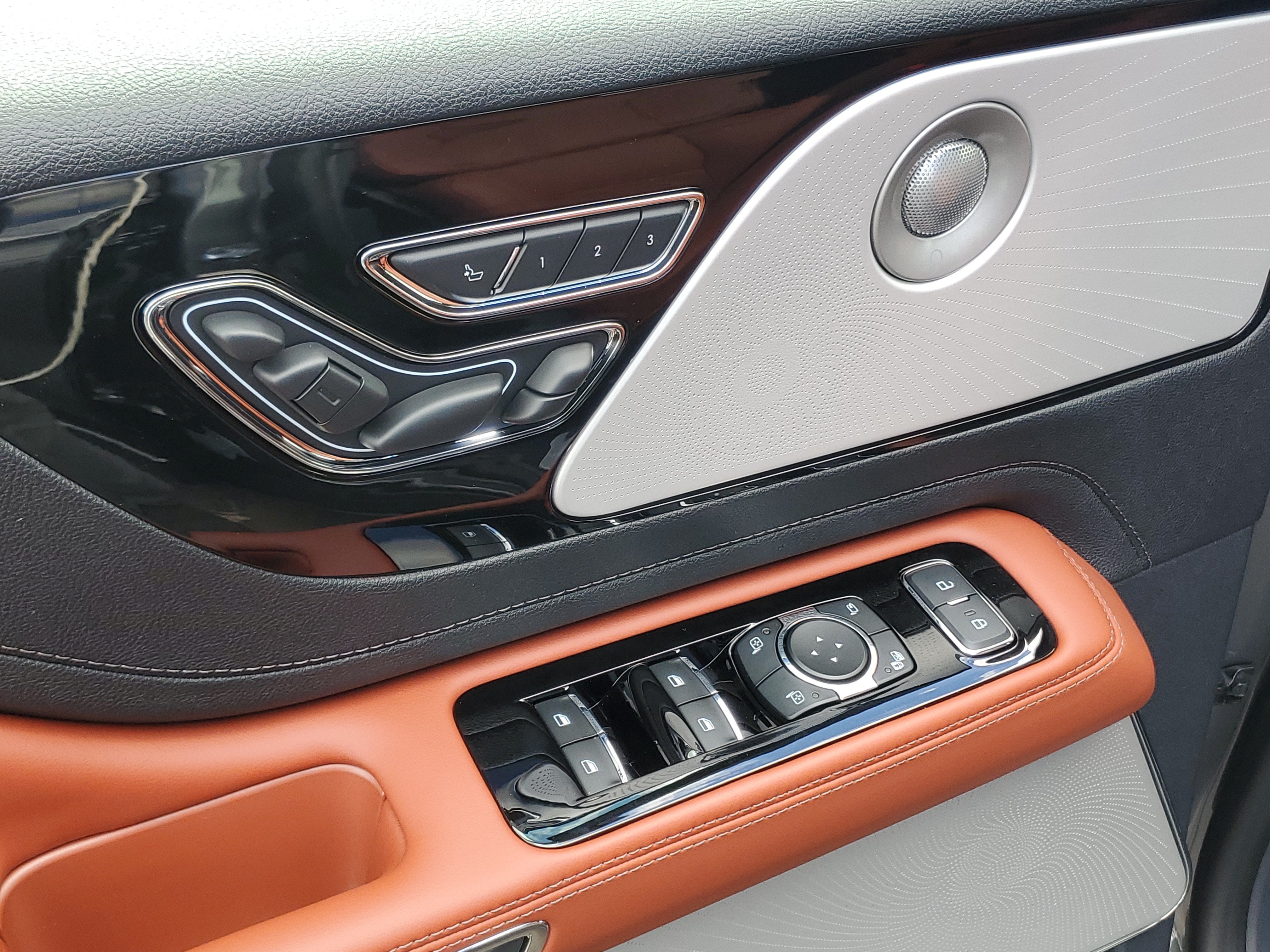 2027 Lincoln Aviator Reserve