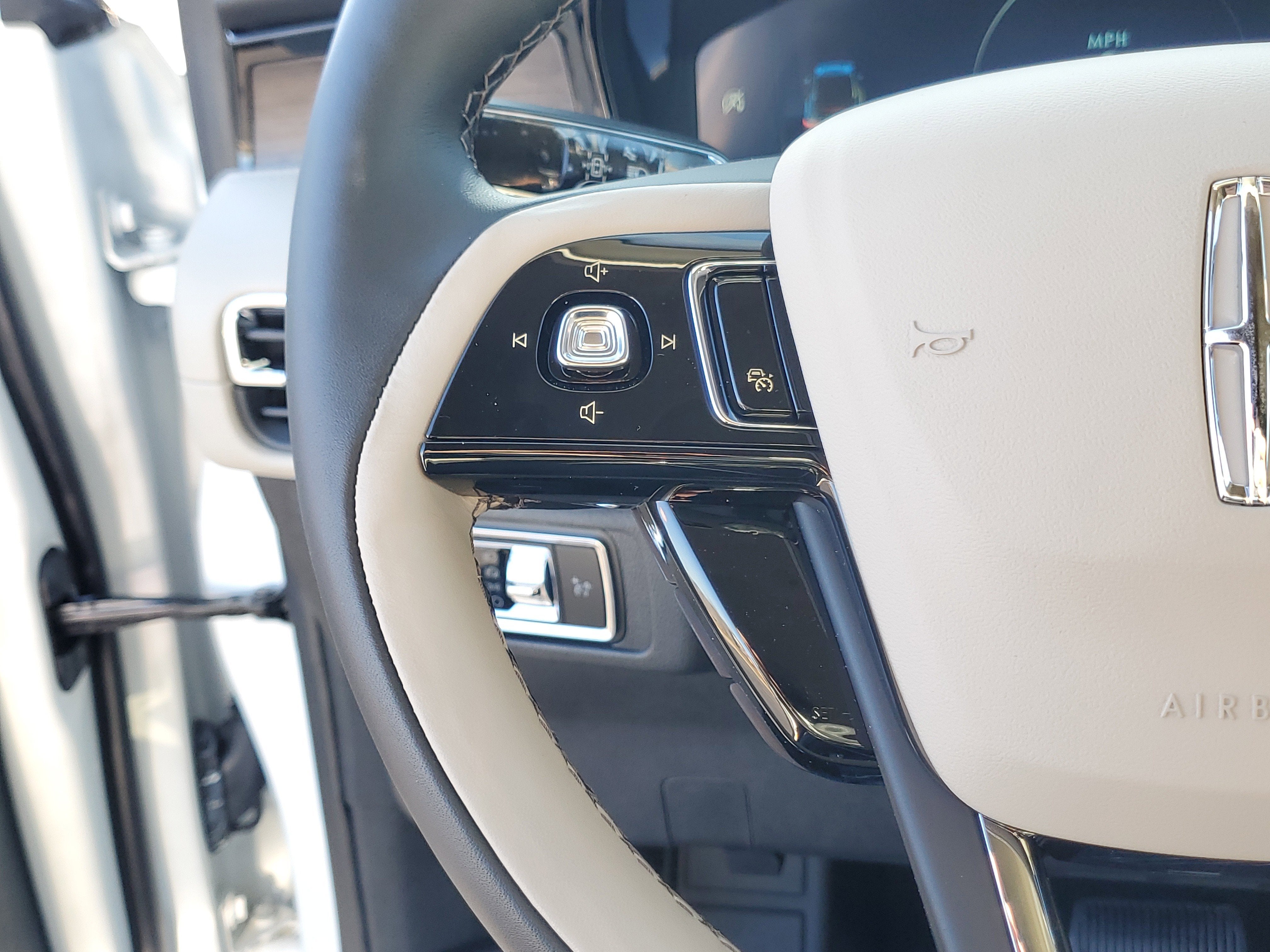 2025 Lincoln Corsair Reserve