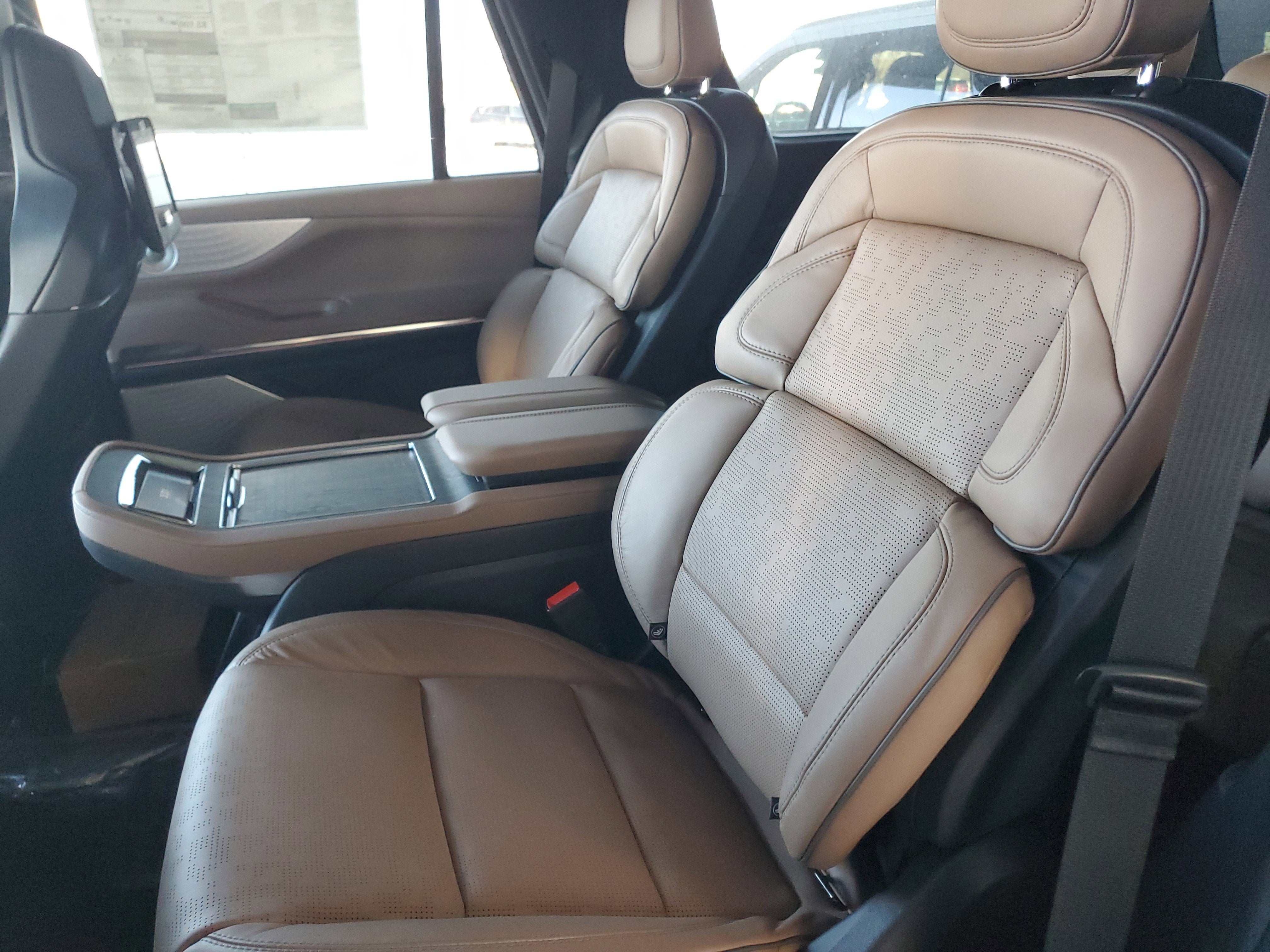 2025 Lincoln Navigator Black Label