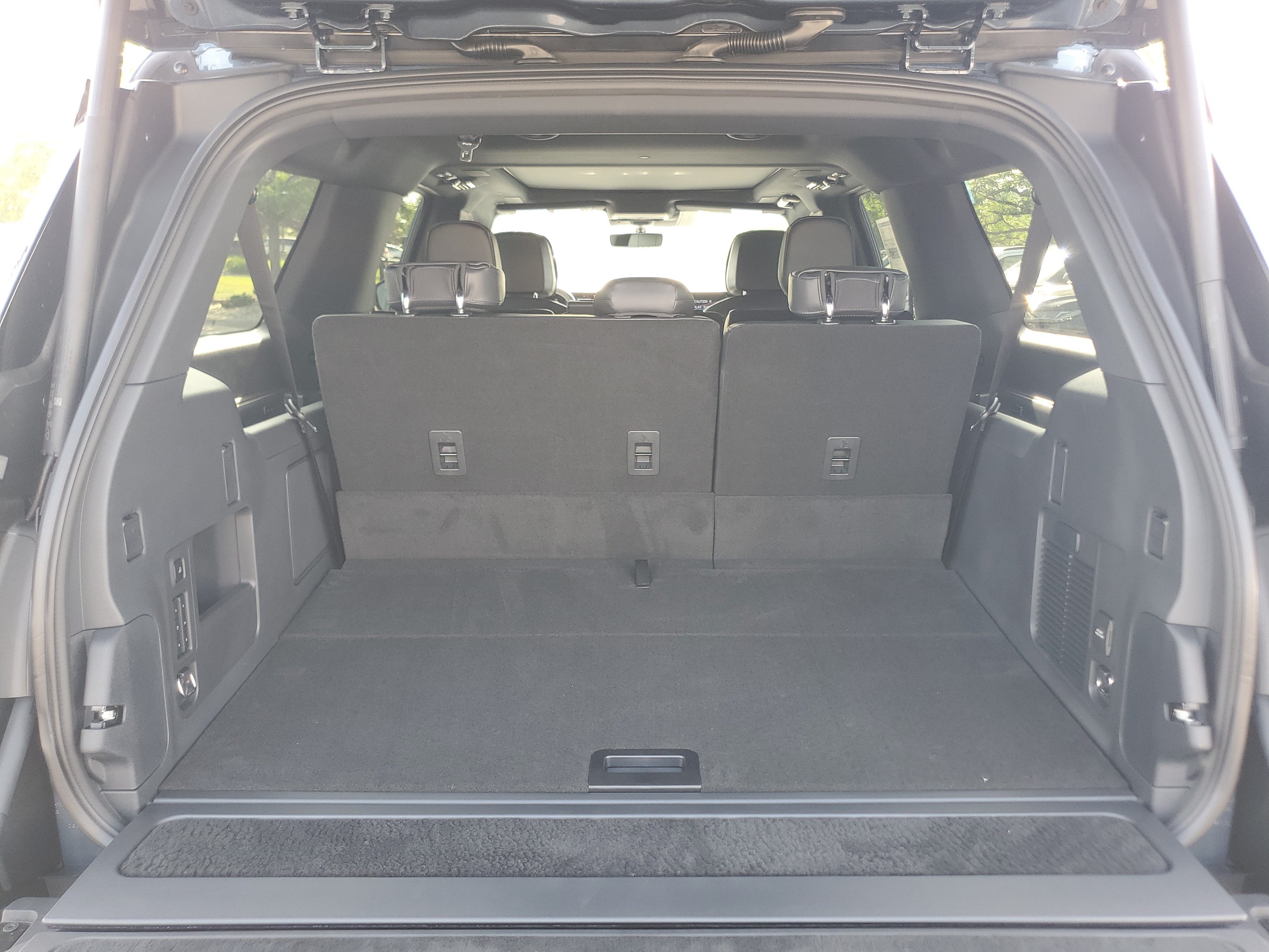 2027 Lincoln Navigator L Reserve