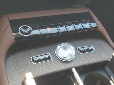 2027 Lincoln Navigator L Reserve
