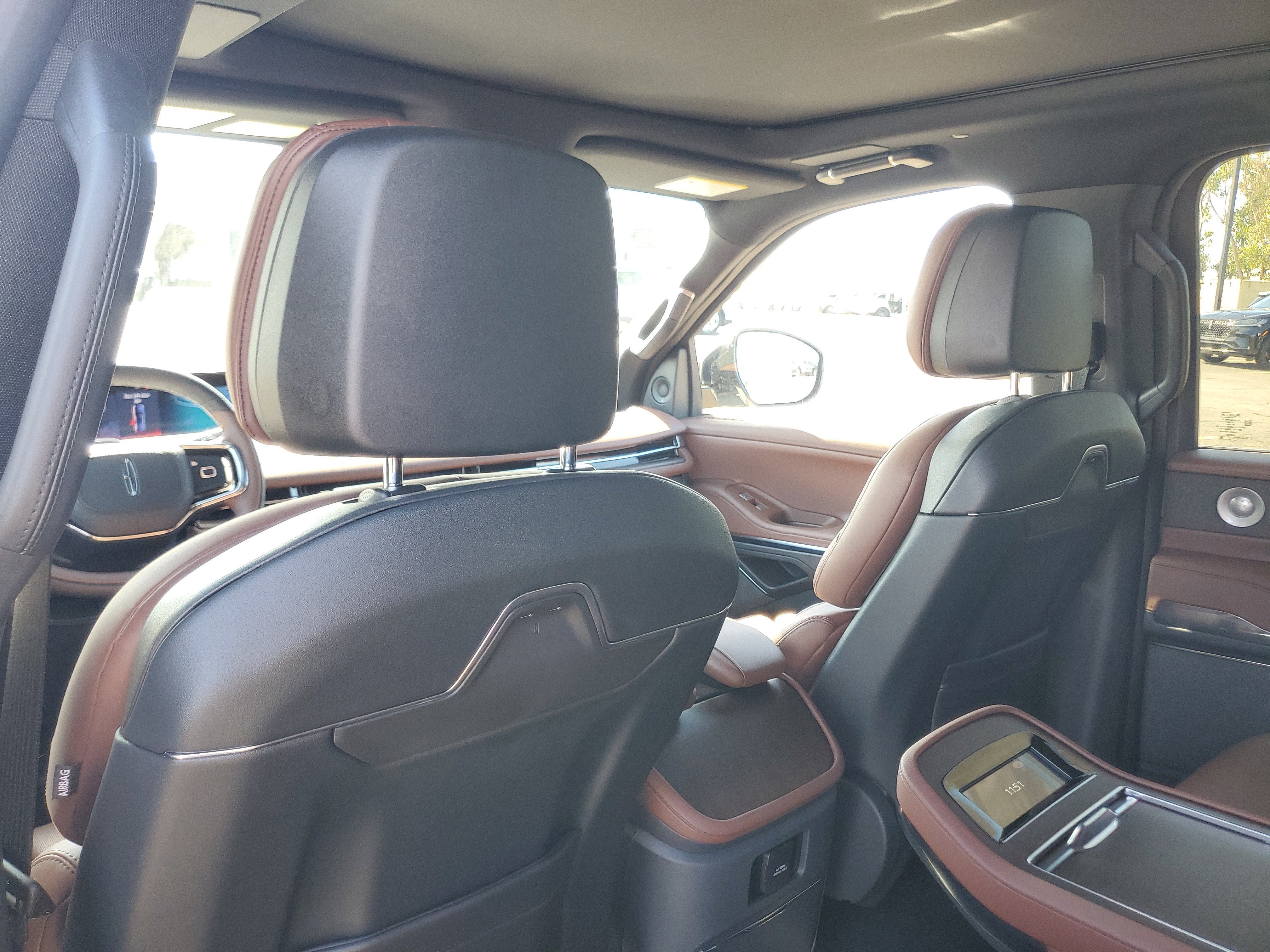 2027 Lincoln Navigator L Reserve
