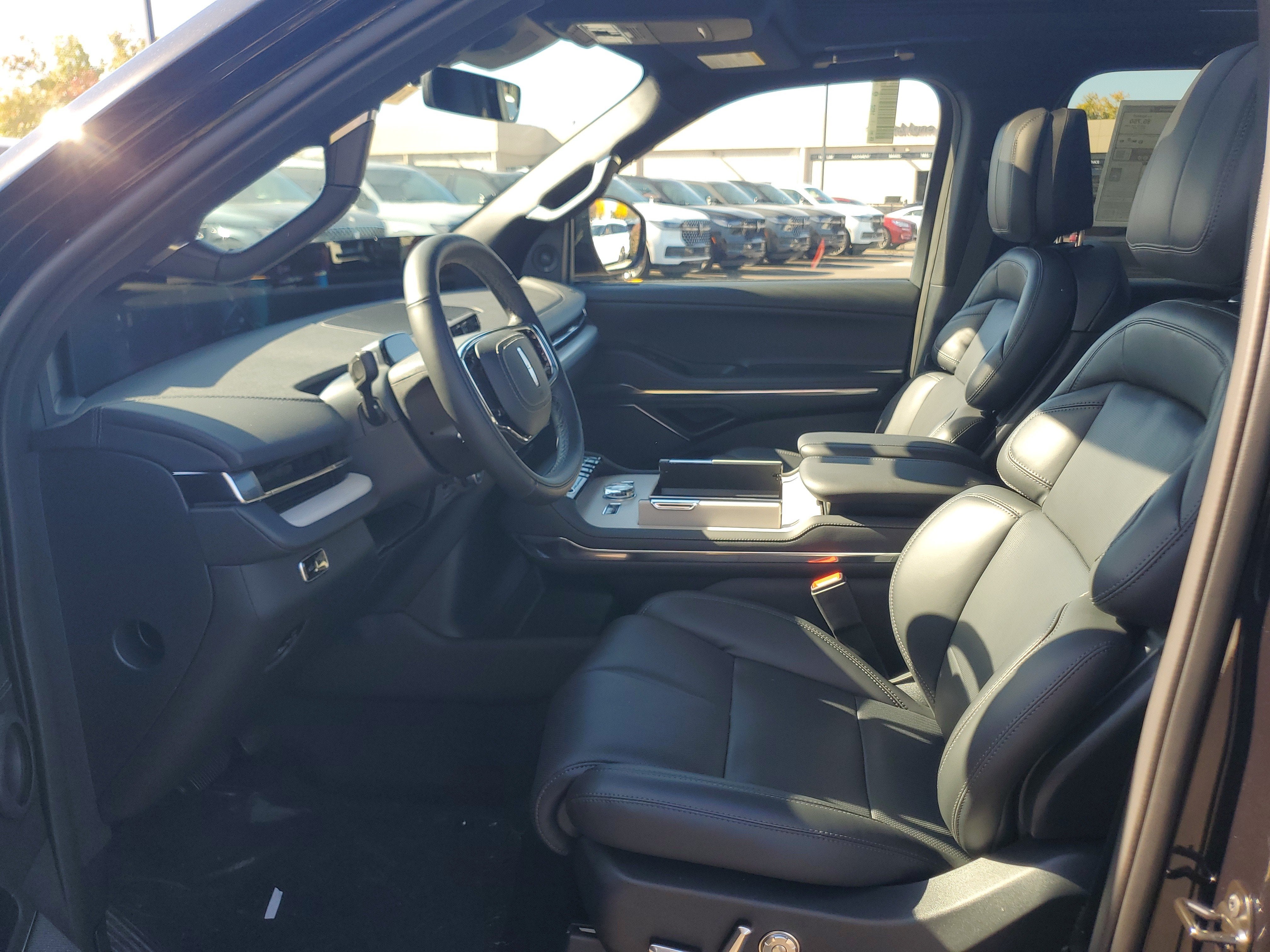 2027 Lincoln Navigator L Reserve
