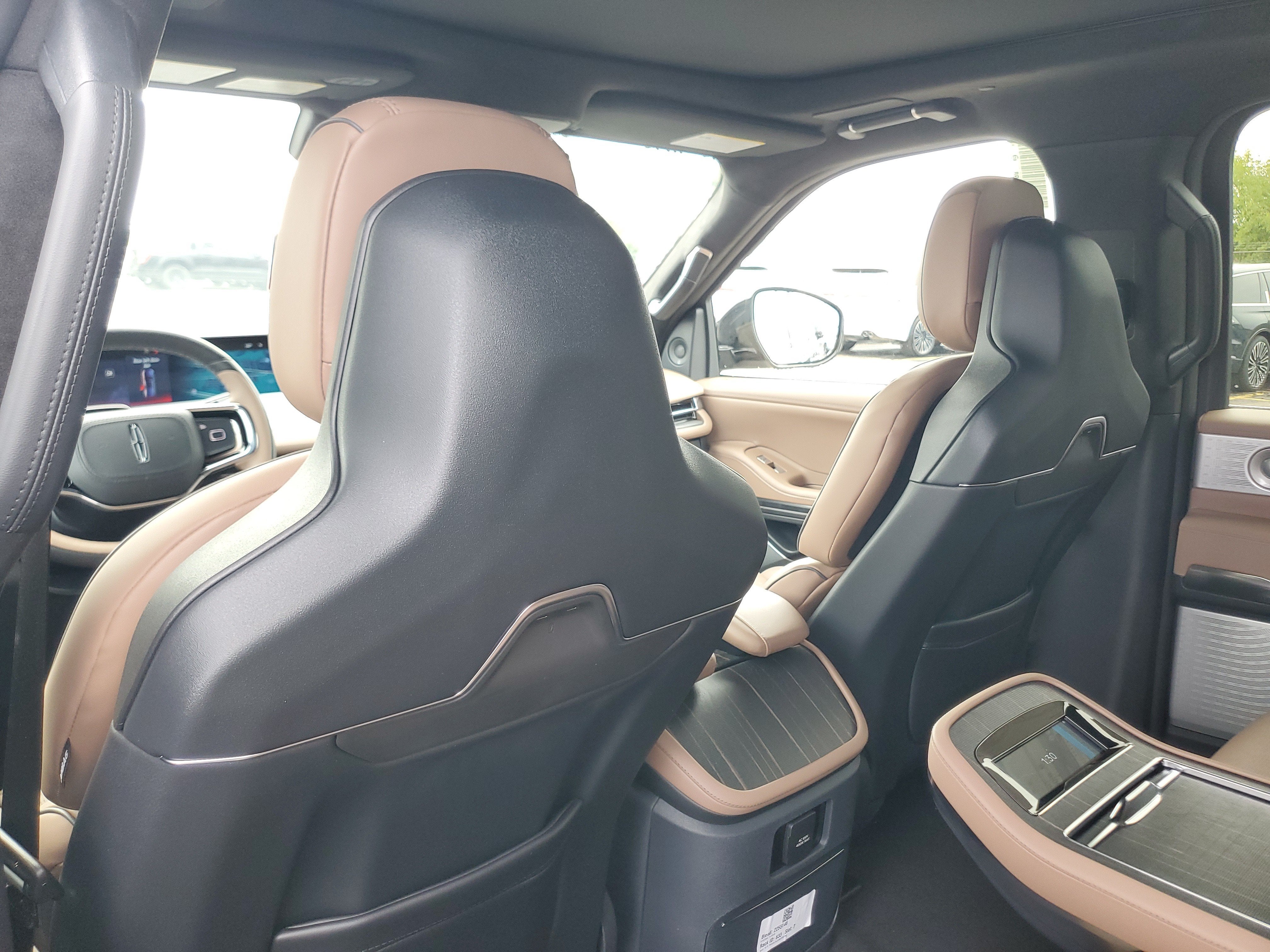 2027 Lincoln Navigator L Black Label
