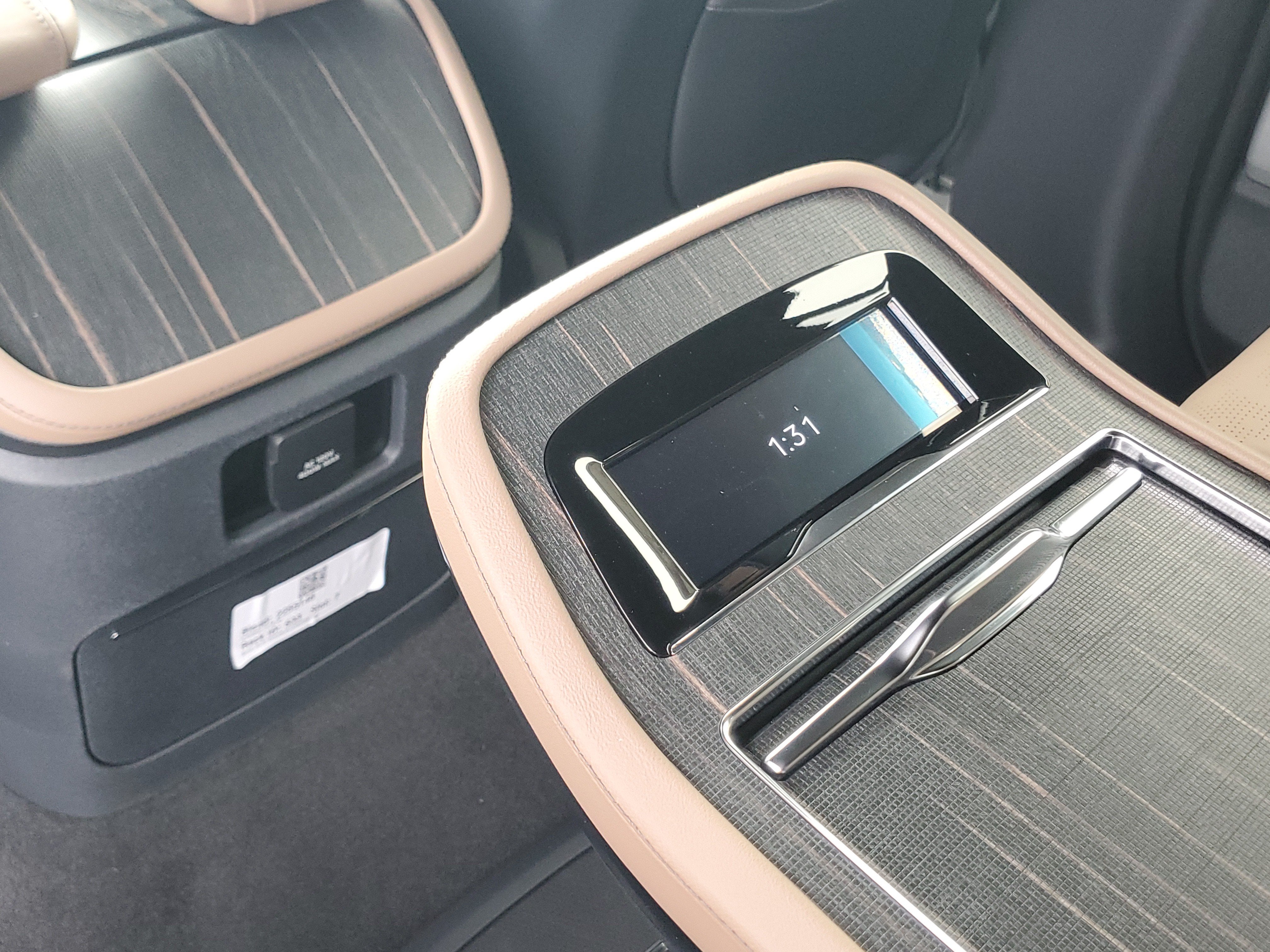 2027 Lincoln Navigator L Black Label