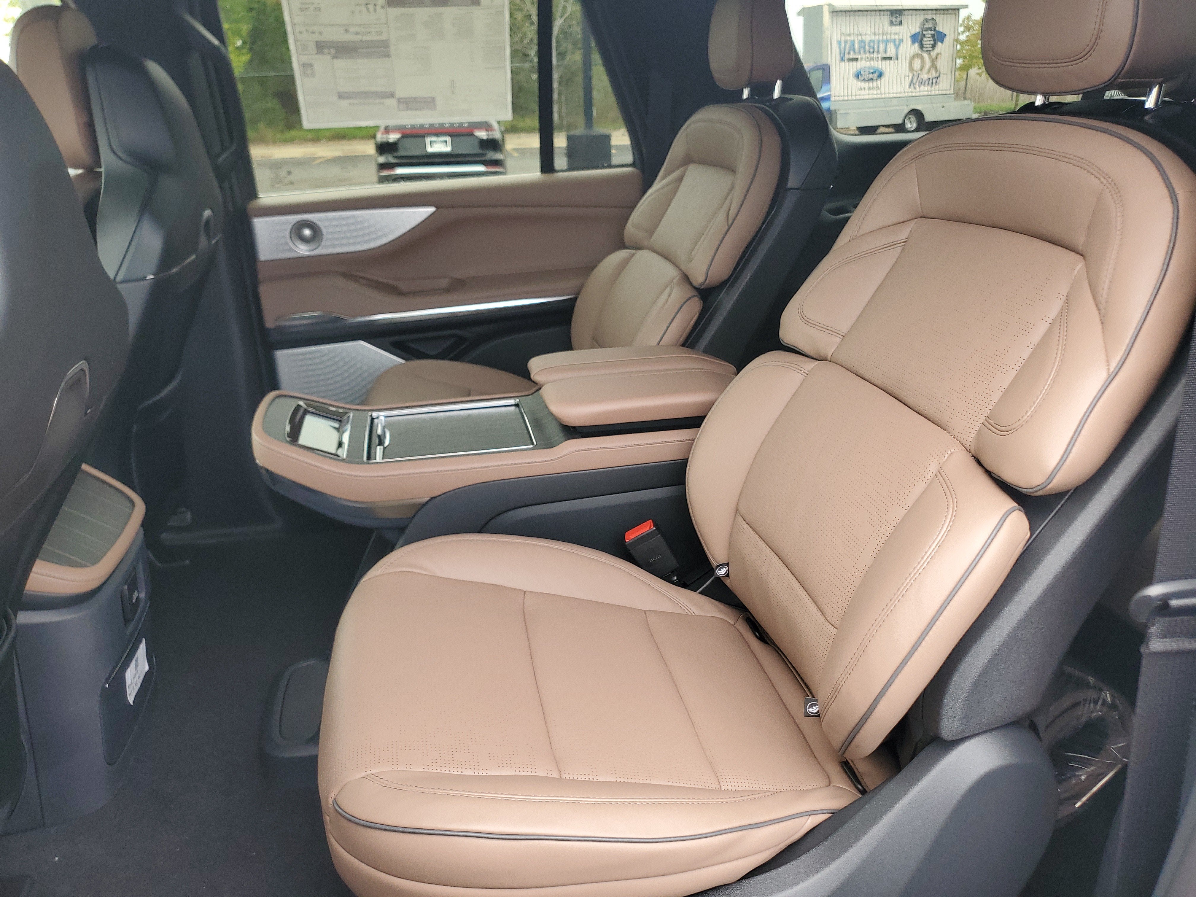 2027 Lincoln Navigator L Black Label
