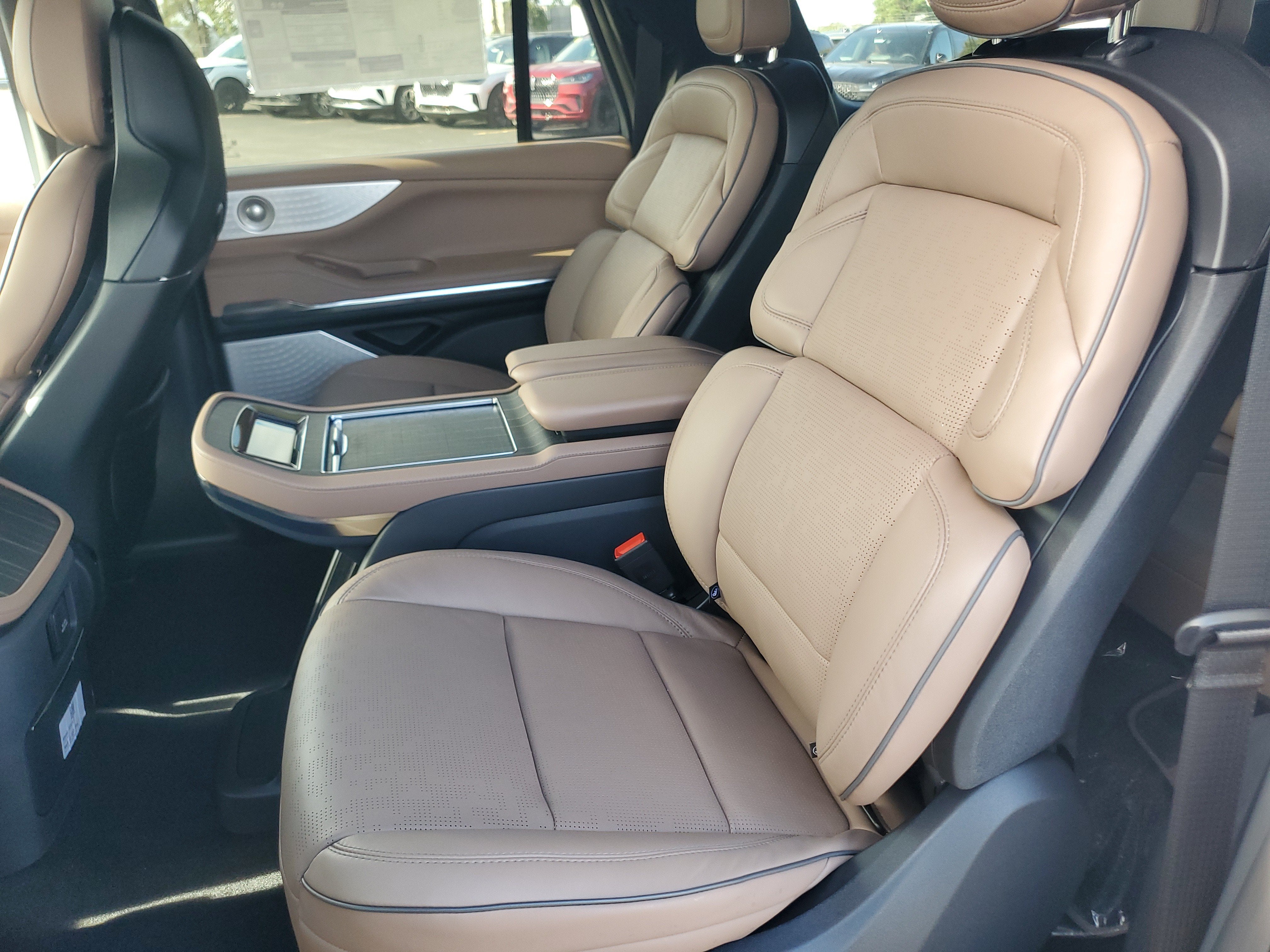 2027 Lincoln Navigator L Black Label
