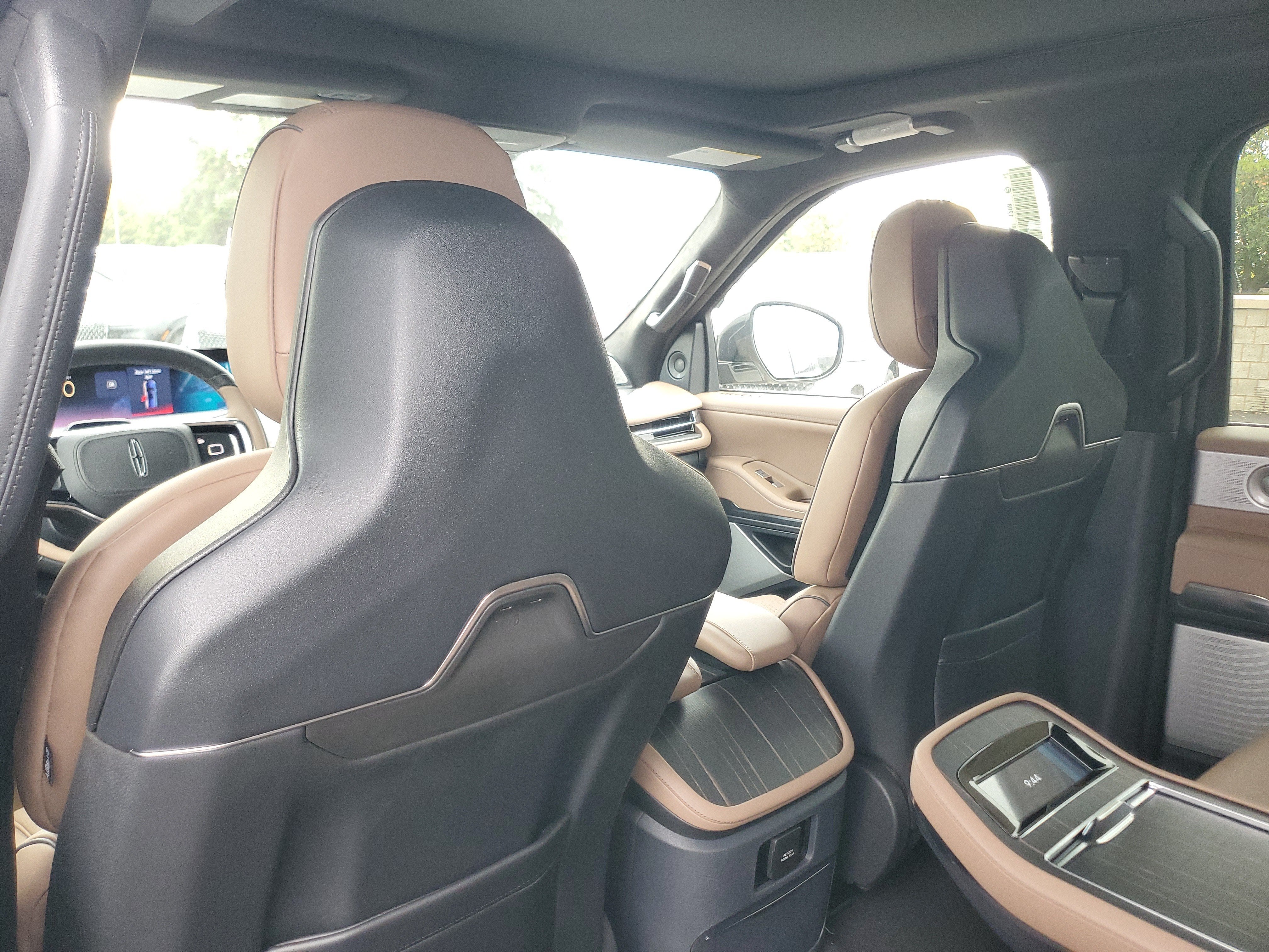 2027 Lincoln Navigator L Black Label