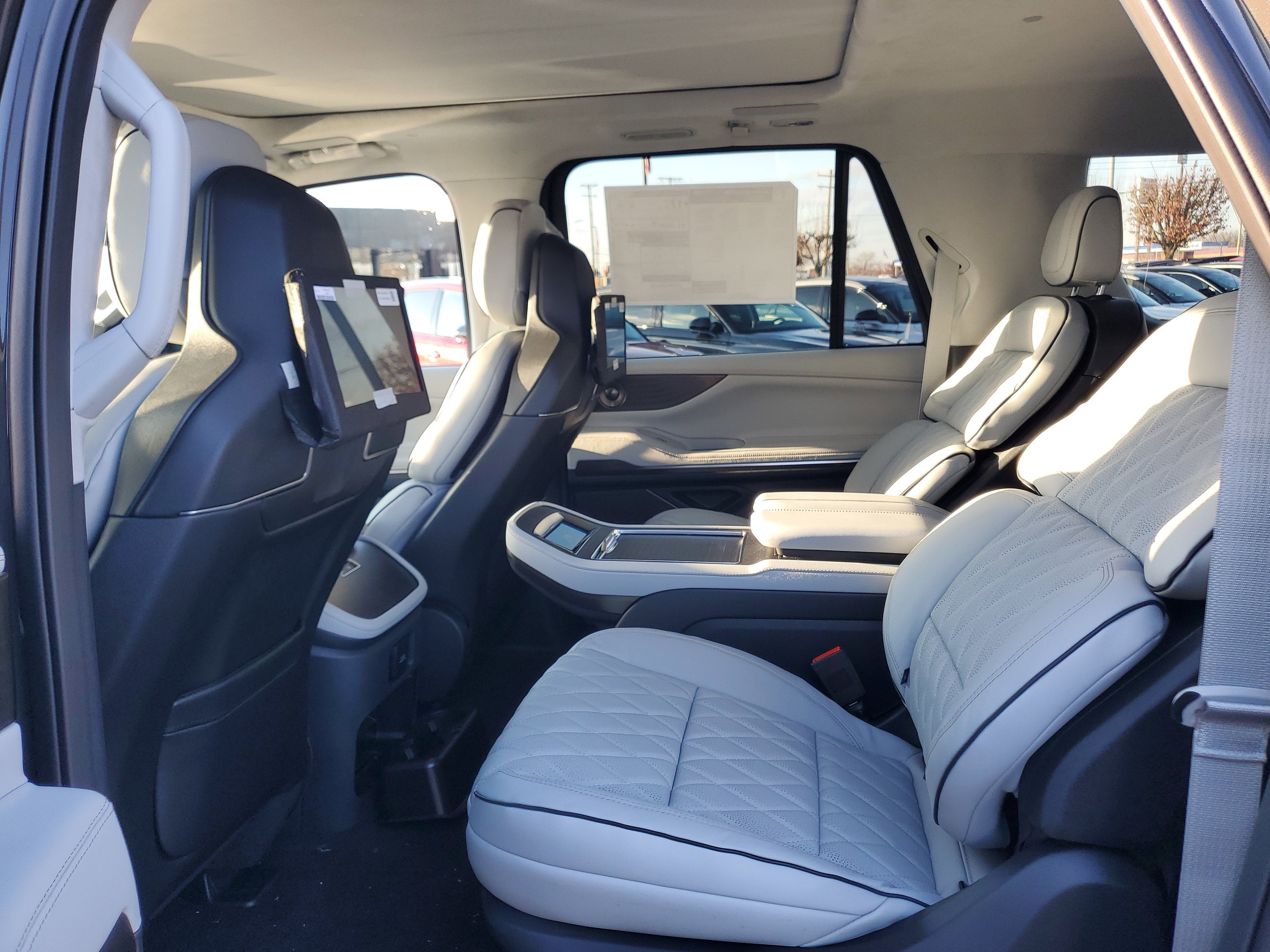 2025 Lincoln Navigator L Black Label