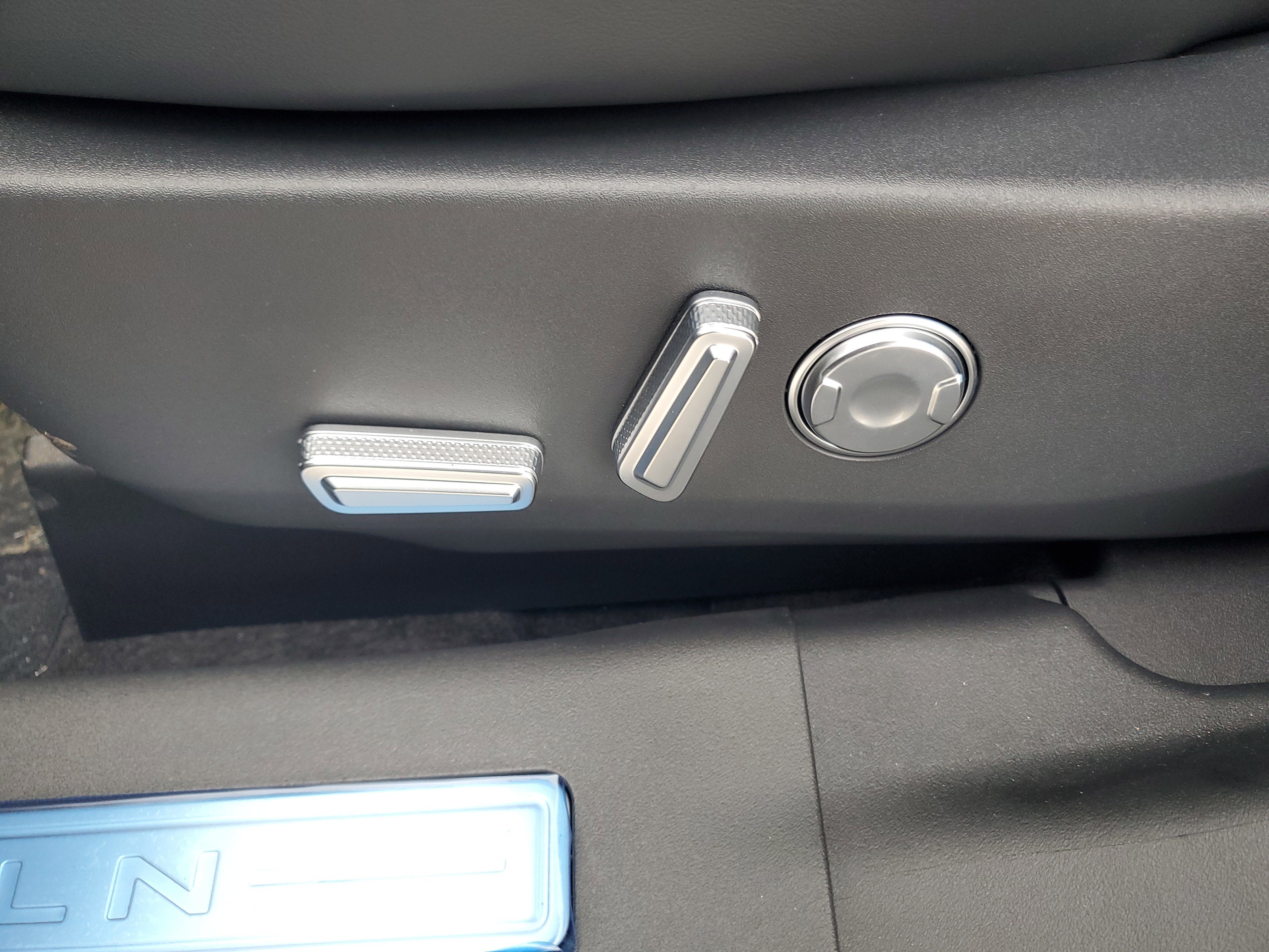 2026 Lincoln Nautilus Premiere Hybrid