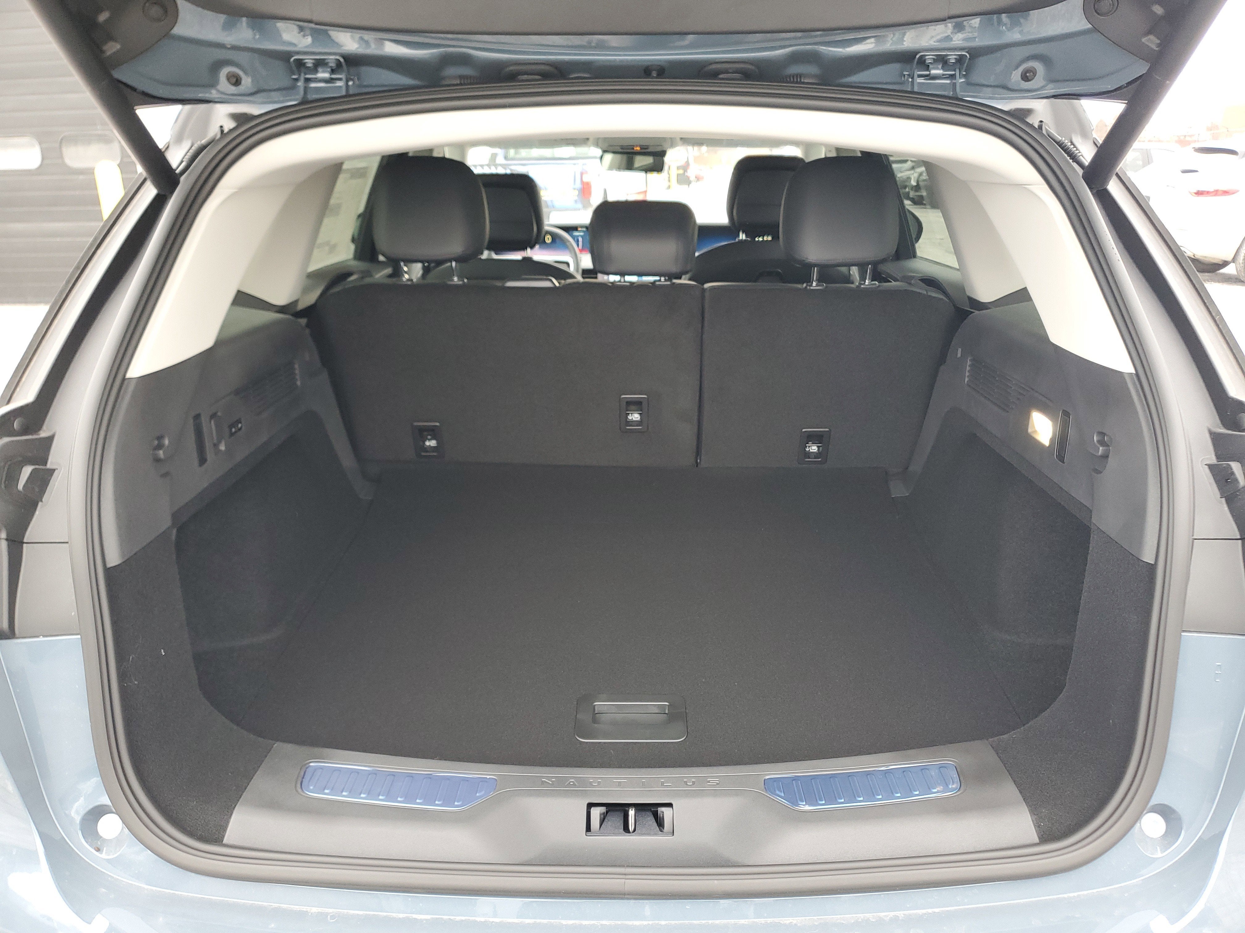 2026 Lincoln Nautilus Premiere Hybrid