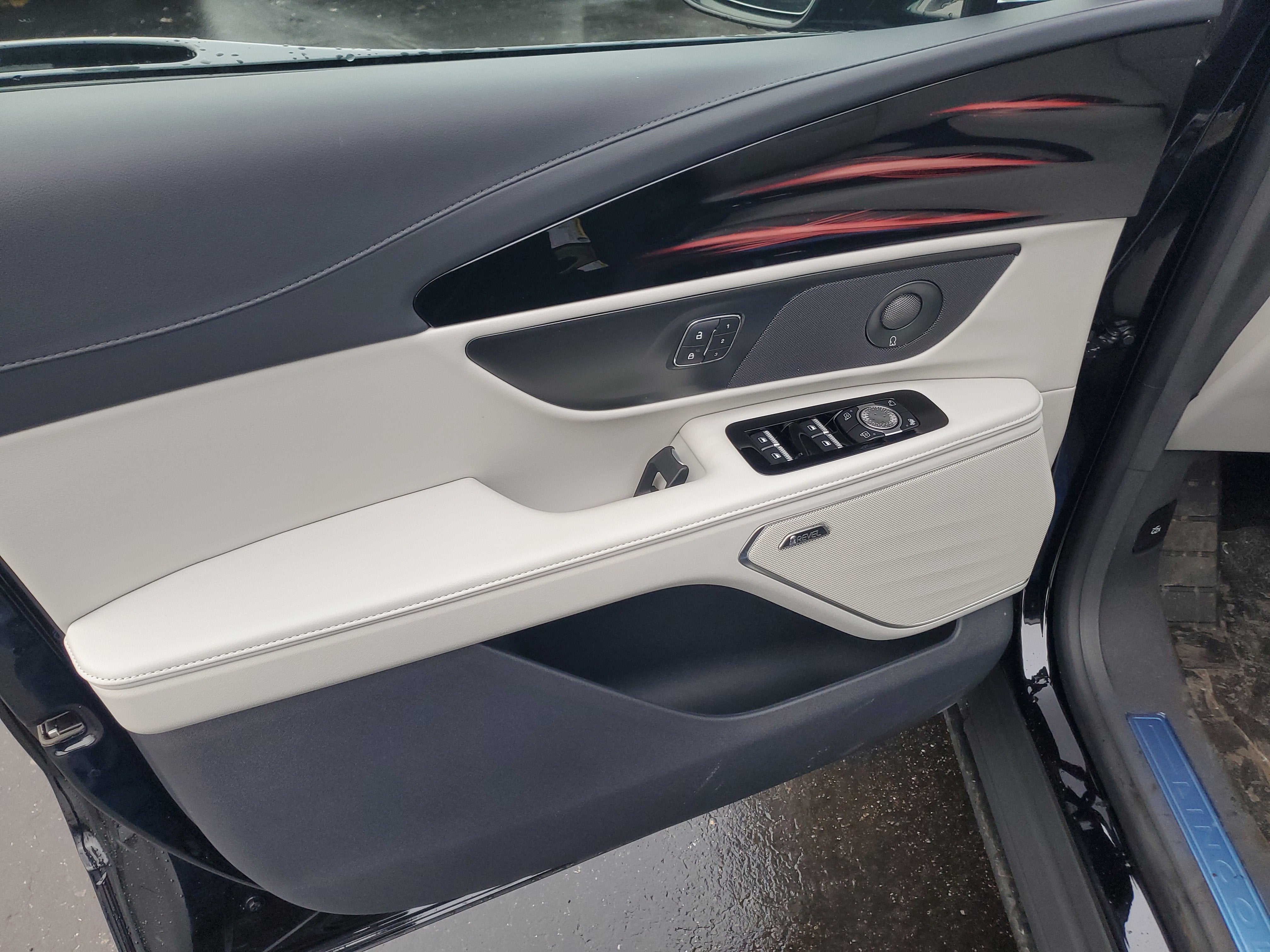 2026 Lincoln Nautilus Premiere Hybrid