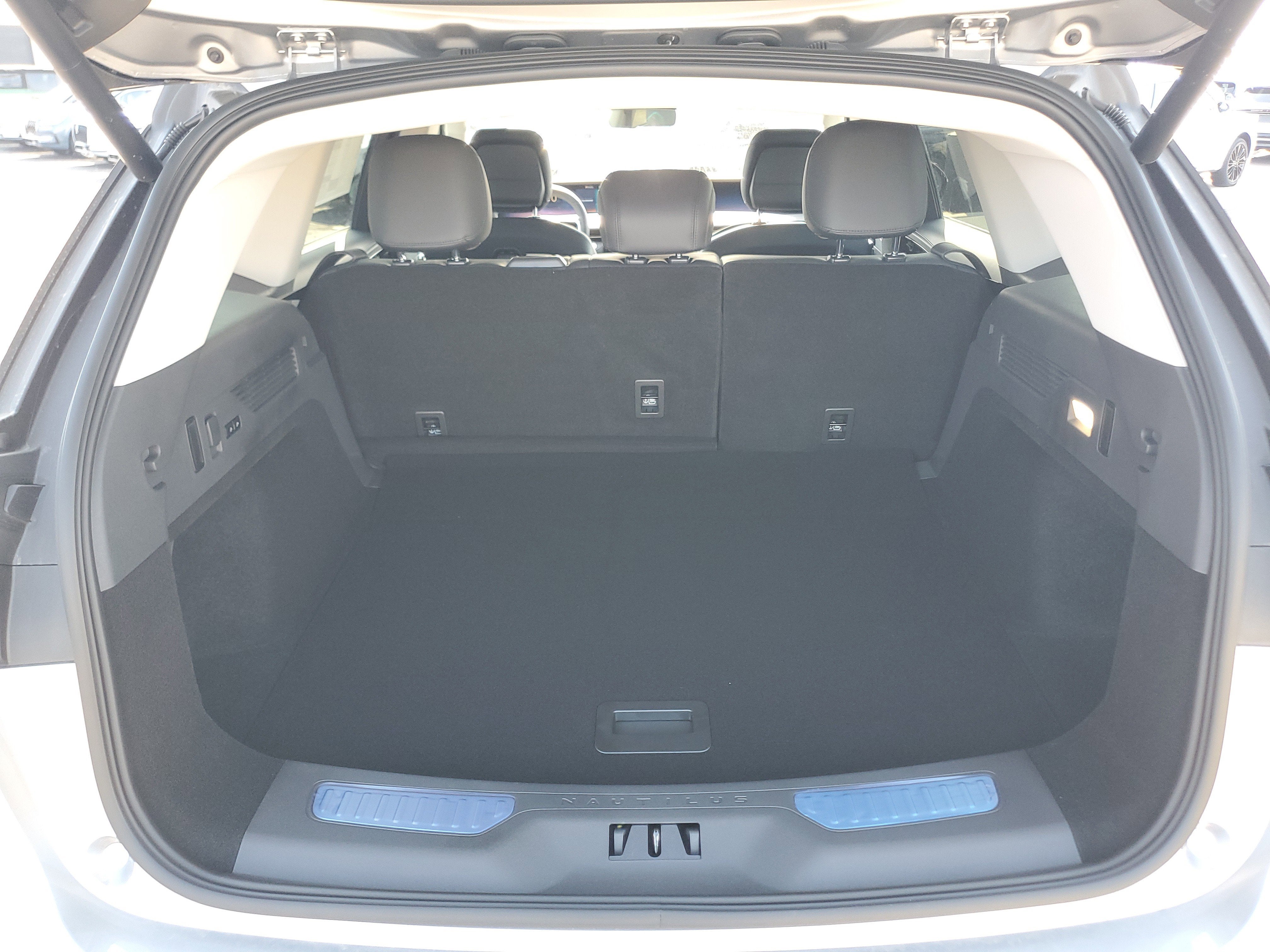 2026 Lincoln Nautilus Premiere Hybrid